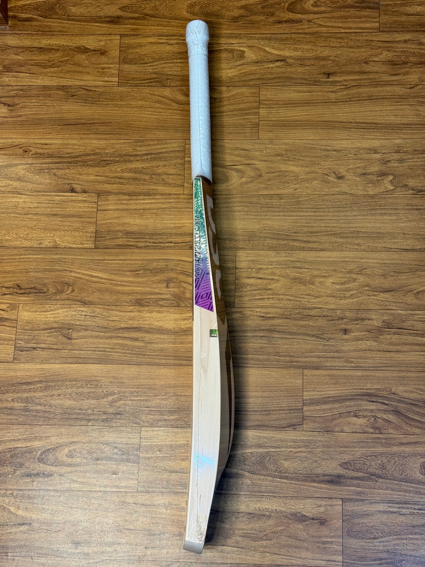 DSC RS 060 ENGLISH WILLOW CRICKET BAT-SH
