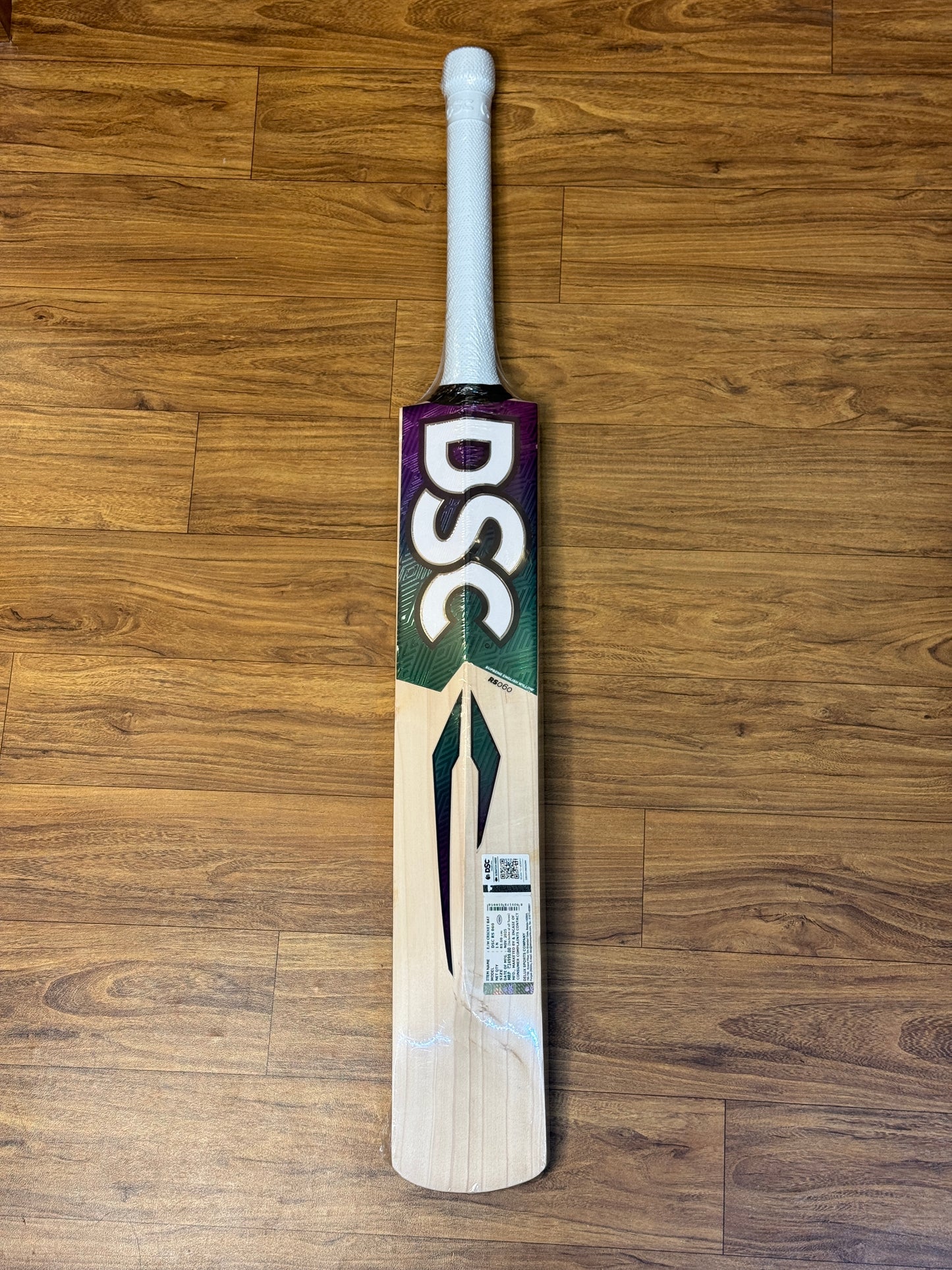 DSC RS 060 ENGLISH WILLOW CRICKET BAT-SH