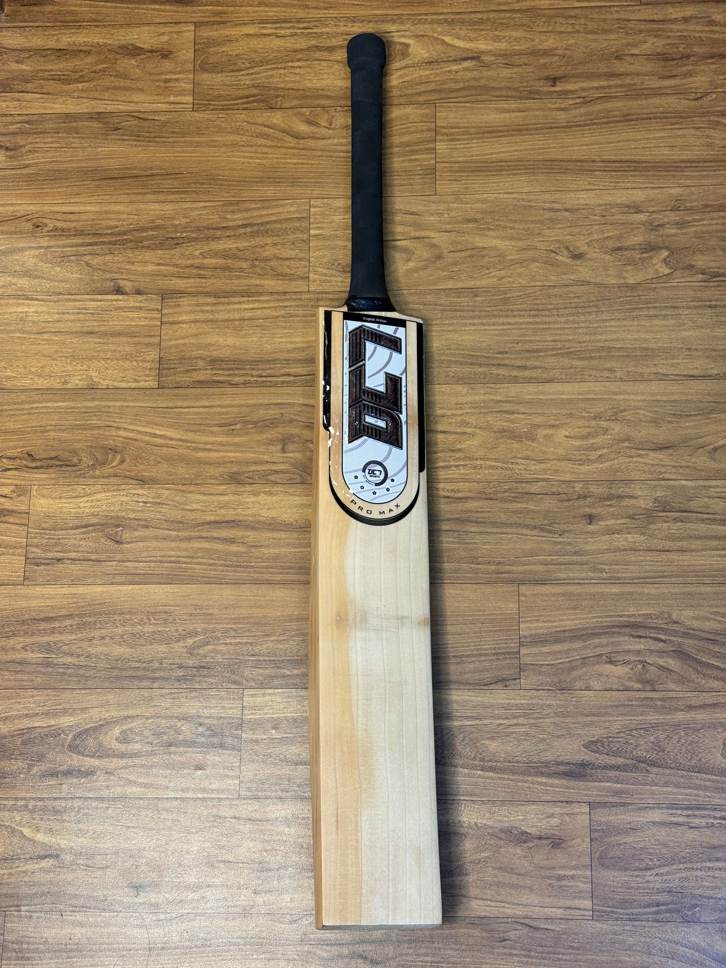 DC7 PRO MAX ENGLISH WILLOW CRICKET BAT-SH