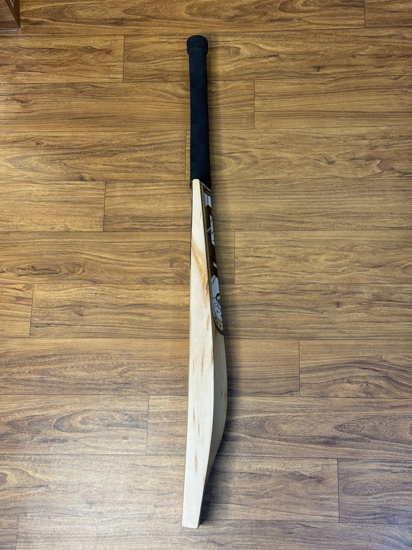 DC7 PRO MAX ENGLISH WILLOW CRICKET BAT-SH