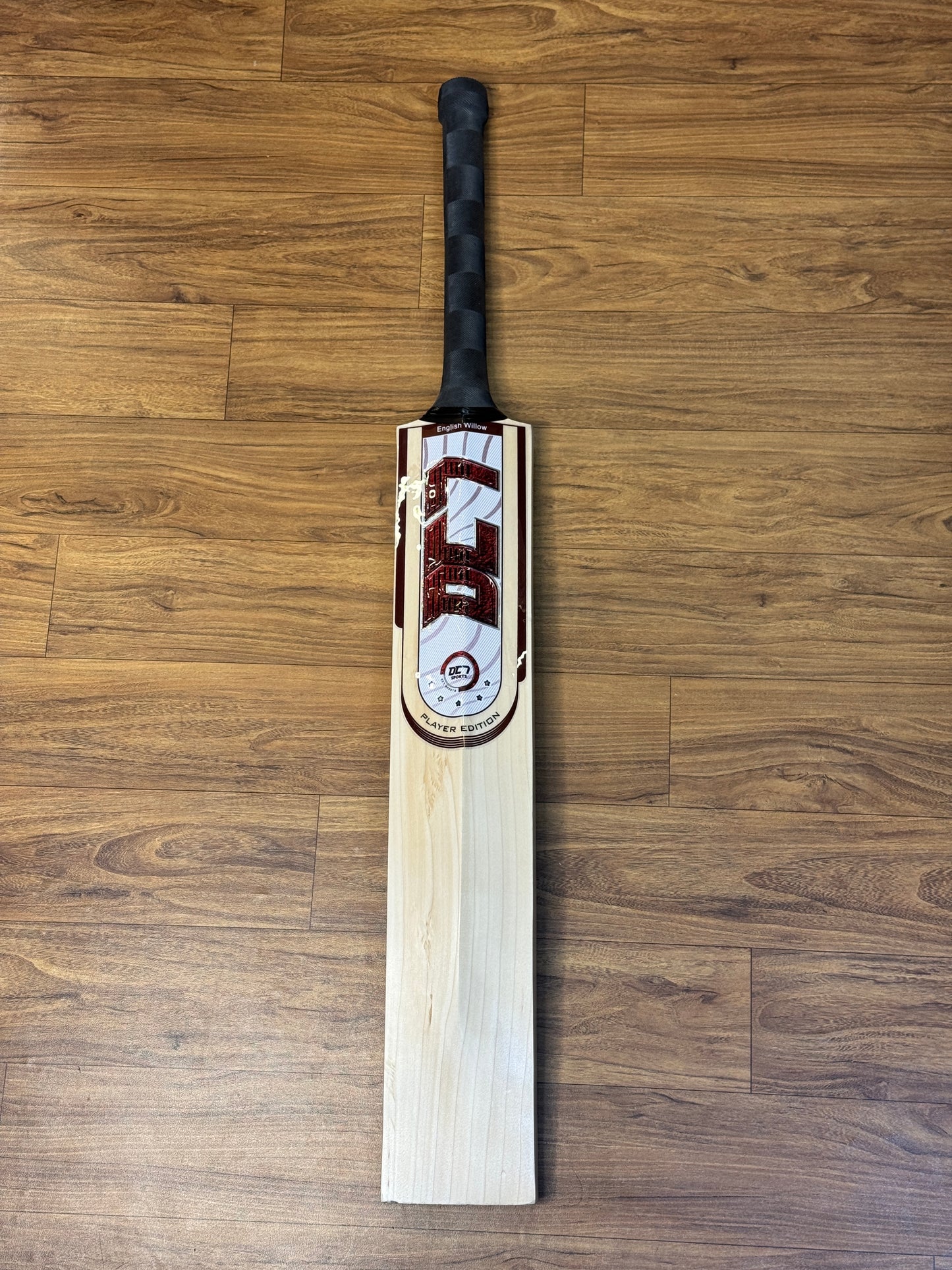 DC7 PLAYER EDITION ENGLISH WILLOW CRICKET BAT-SH
