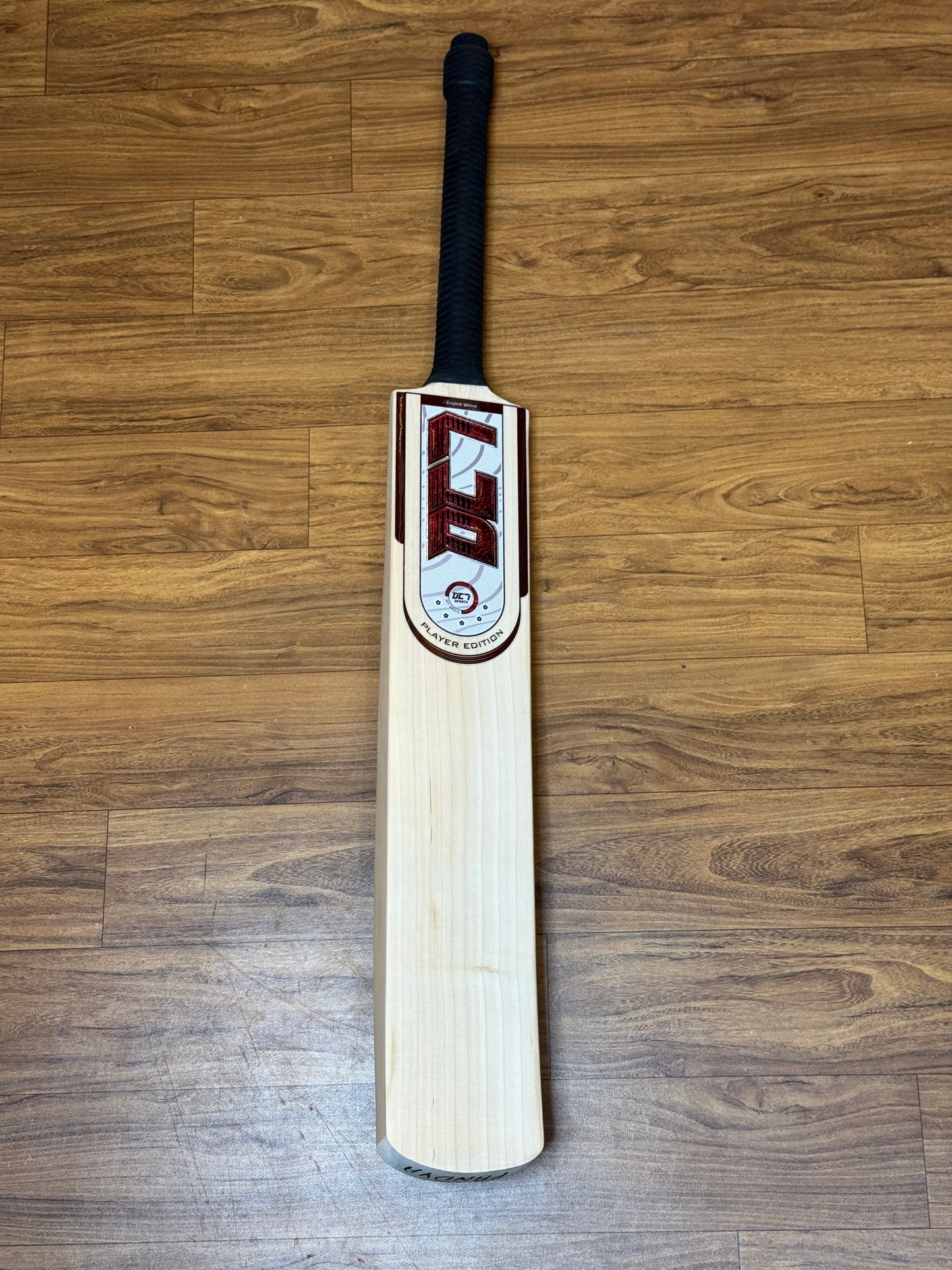 DC7 PLAYER EDITION ENGLISH WILLOW CRICKET BAT(HARDIK PANDYA)-SH