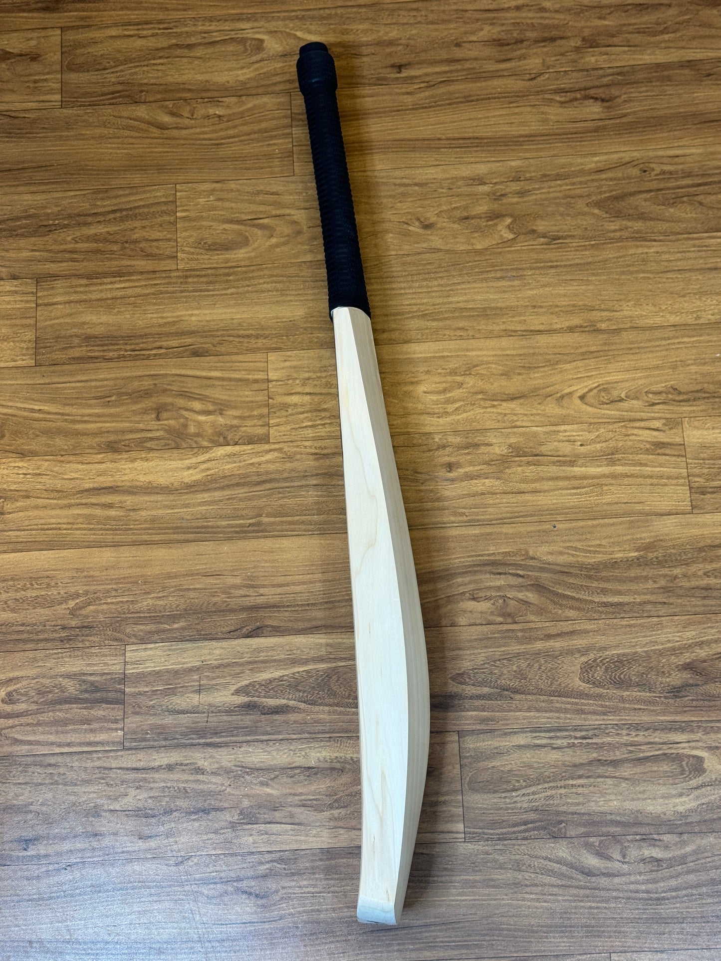 DC7 PLAYER EDITION ENGLISH WILLOW CRICKET BAT(HARDIK PANDYA)-SH