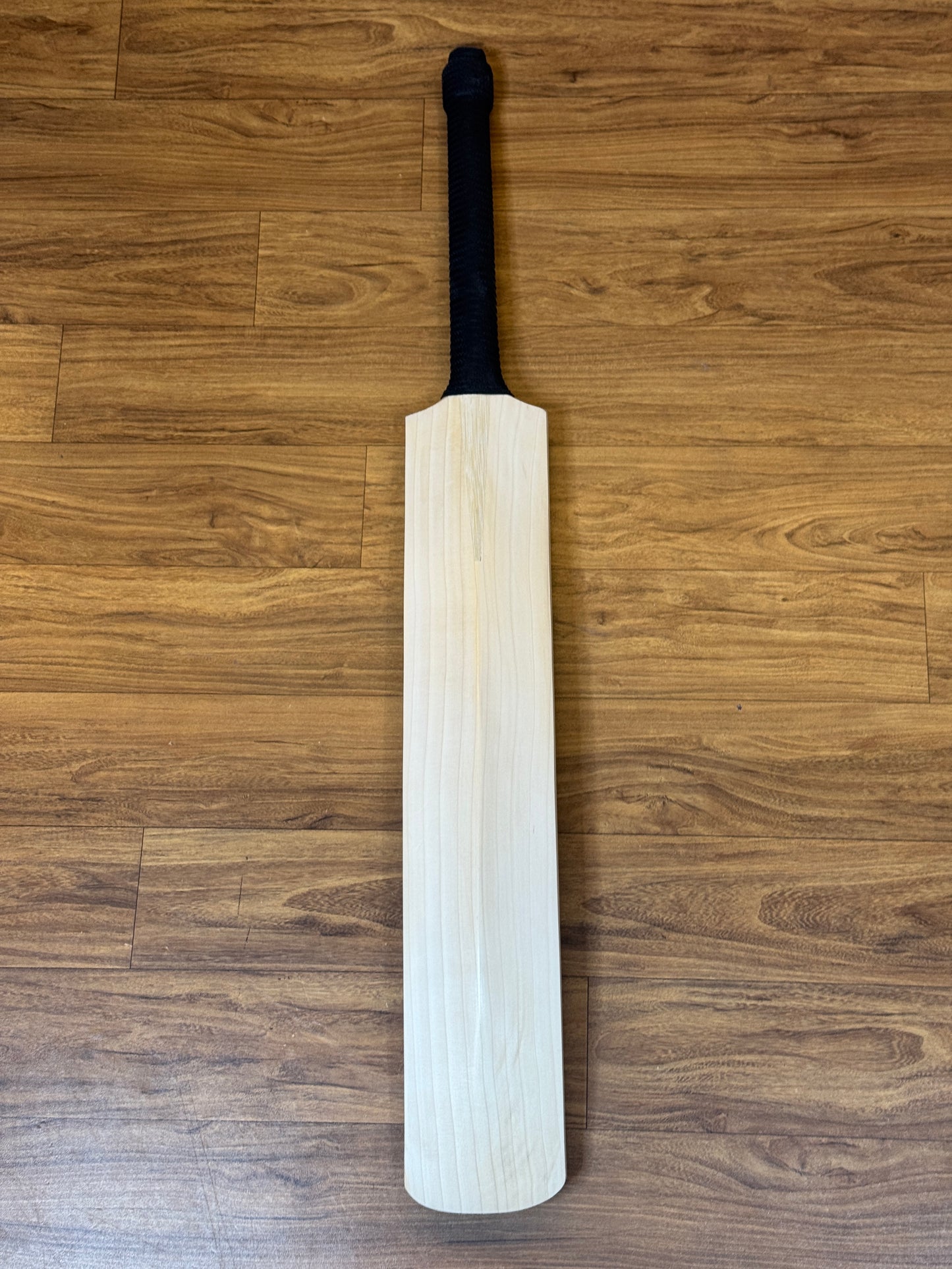 DC7 PLAYER EDITION ENGLISH WILLOW CRICKET BAT(HARDIK PANDYA)-SH