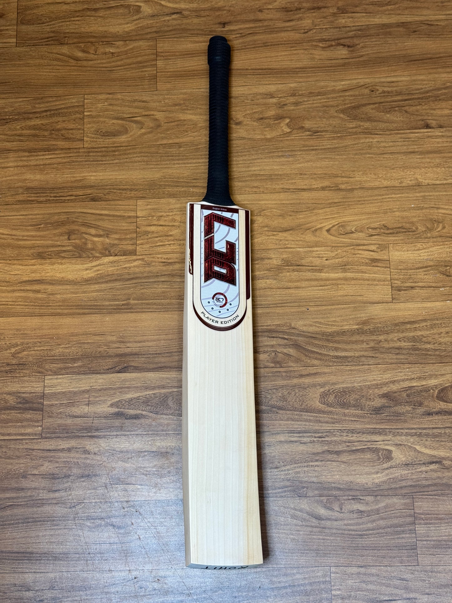 DC7 PLAYER EDITION ENGLISH WILLOW CRICKET BAT(ROHIT SHARMA)-SH