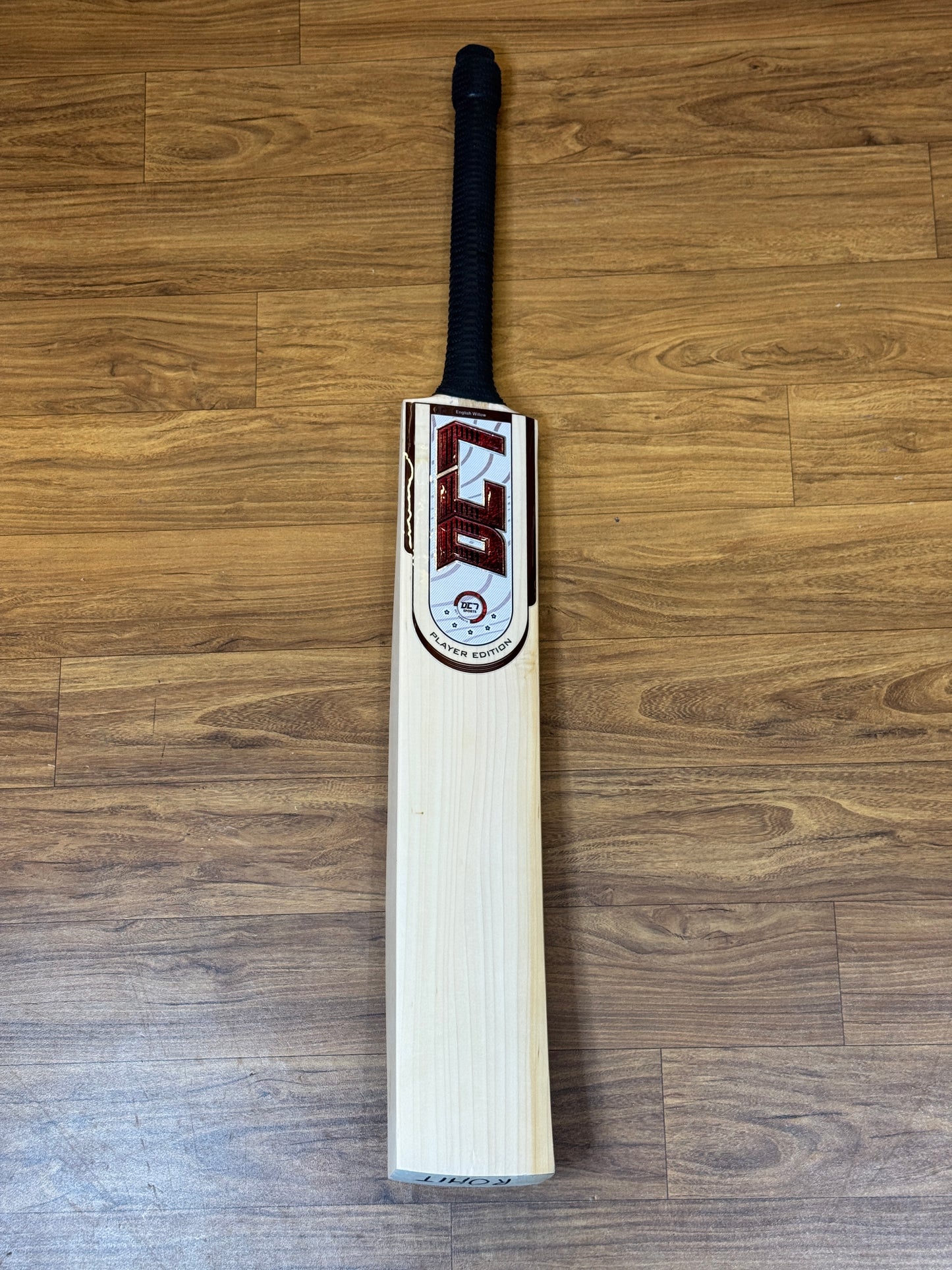 DC7 PLAYER EDITION ENGLISH WILLOW CRICKET BAT(ROHIT SHARMA)-SH