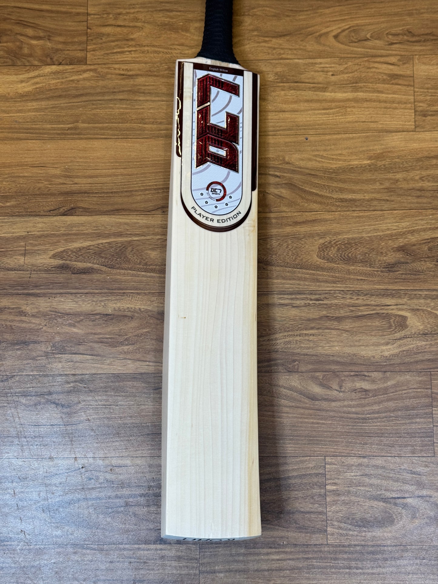 DC7 PLAYER EDITION ENGLISH WILLOW CRICKET BAT(ROHIT SHARMA)-SH