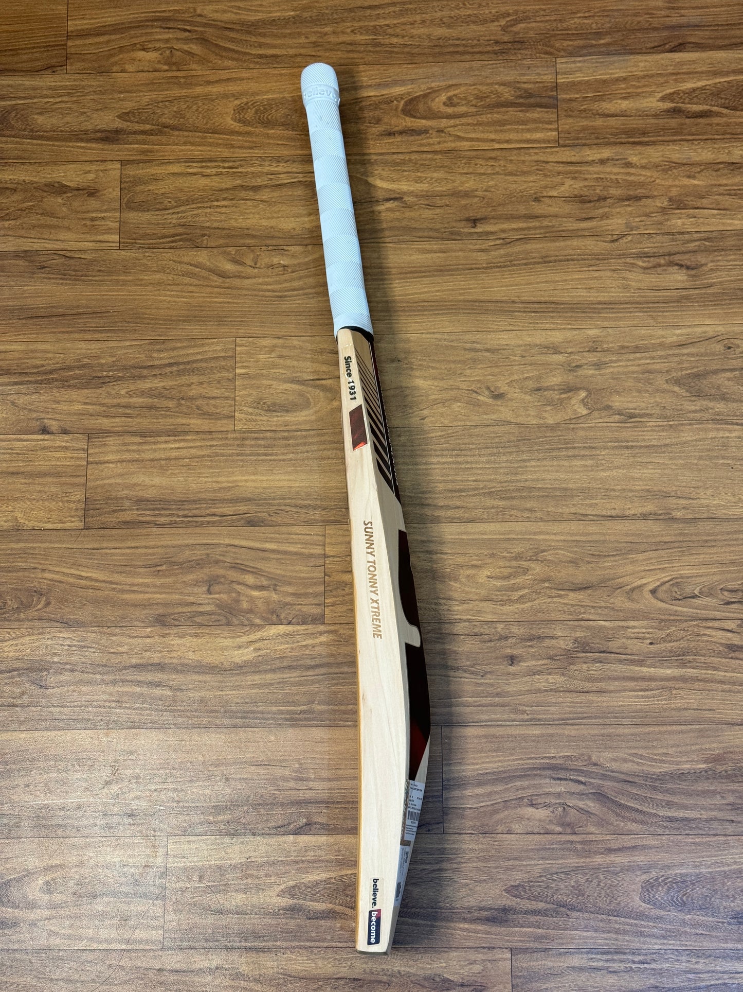 SG SUNNY TONNY XTREME ENGLISH WILLOW CRICKET BAT-SH