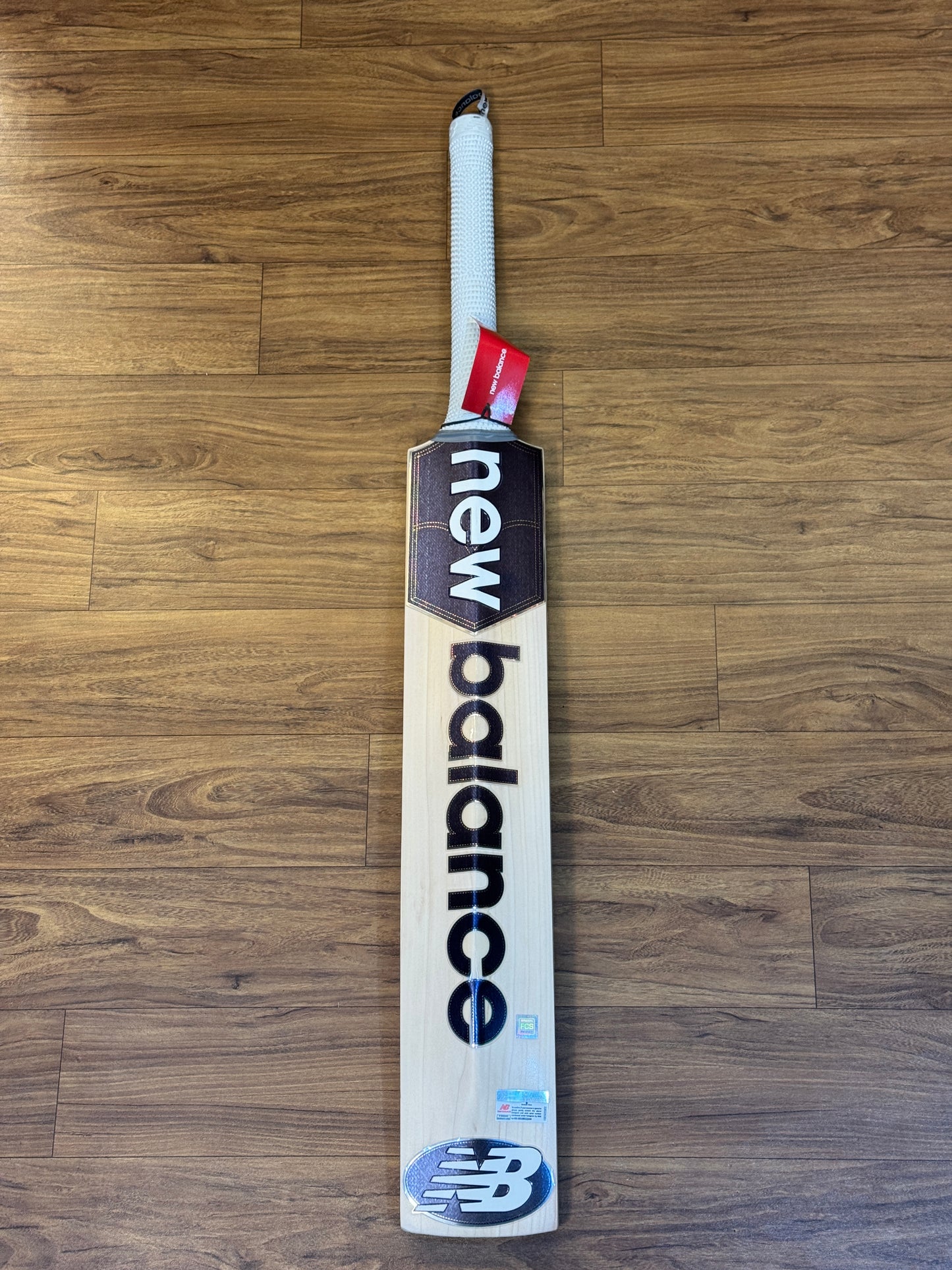 NB DC 900I MAX ENGLISH WILLOW CRICKET BAT-SH