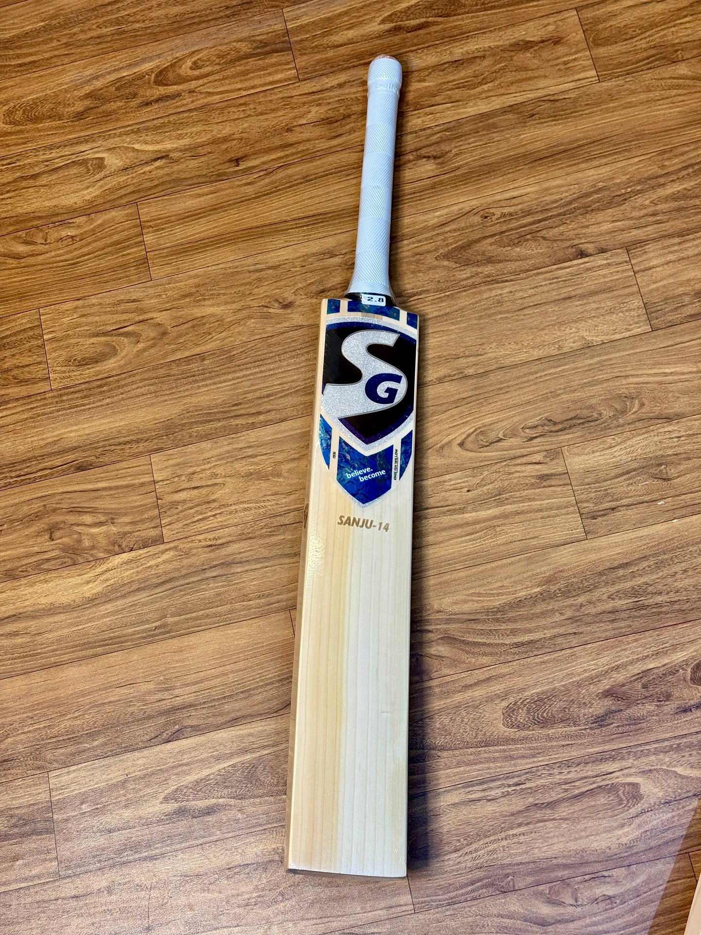 SG SANJU 14 ENGLISH WILLOW CRICKET BAT-SH