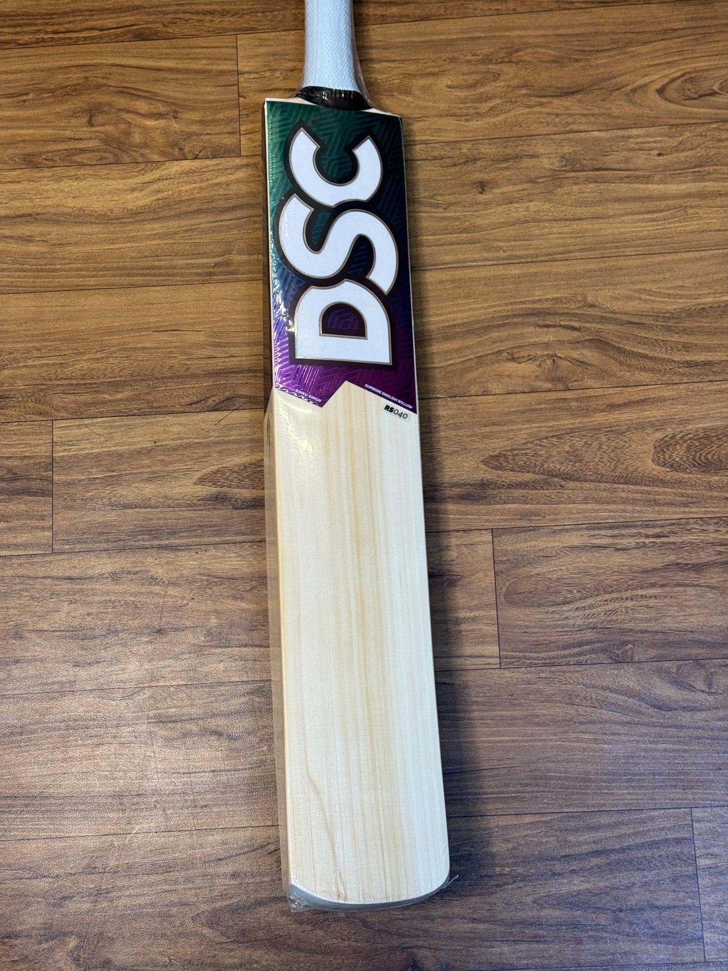DSC RS 040 ENGLISH WILLOW CRICKET BAT-SH