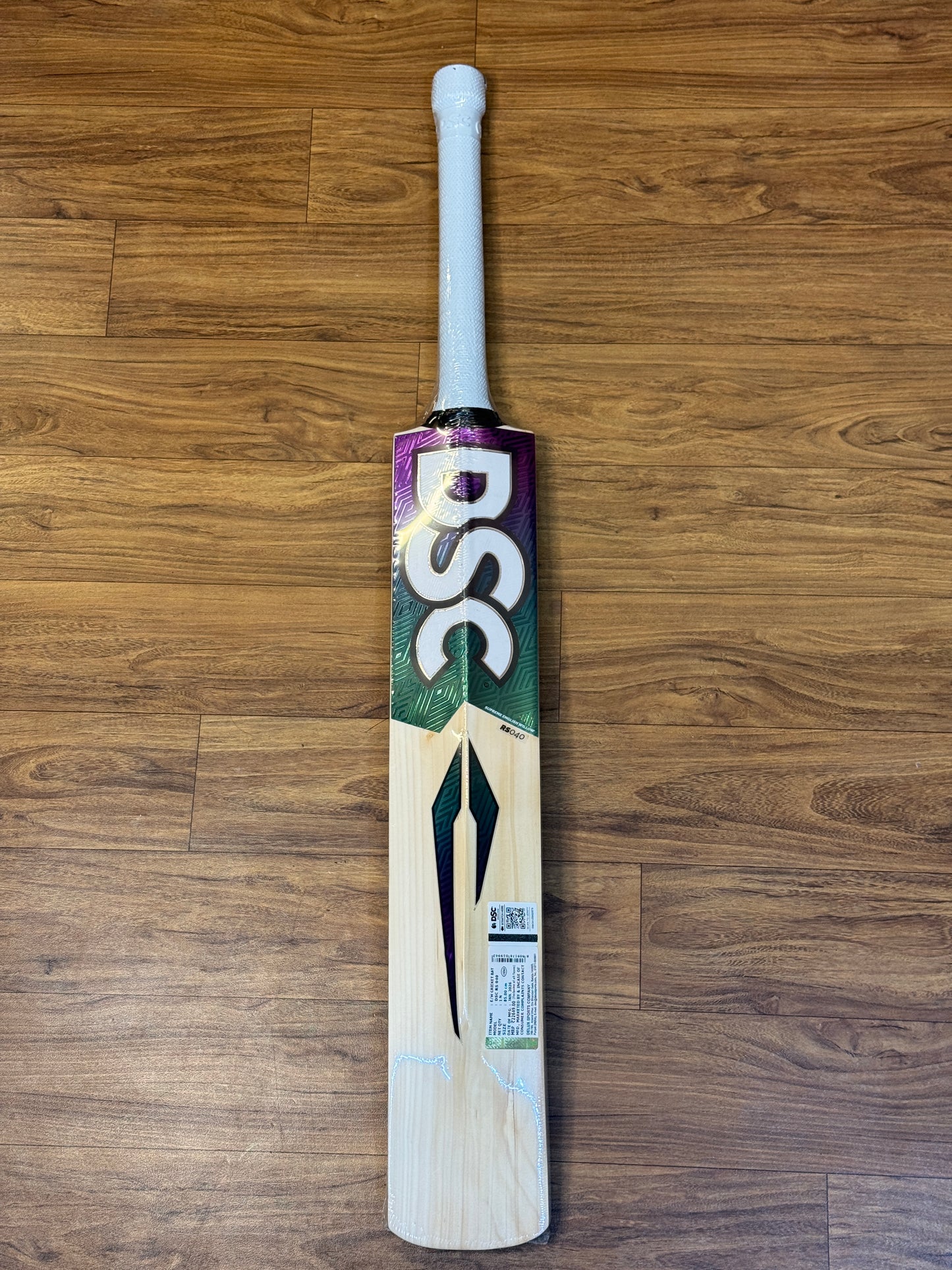 DSC RS 040 ENGLISH WILLOW CRICKET BAT-SH