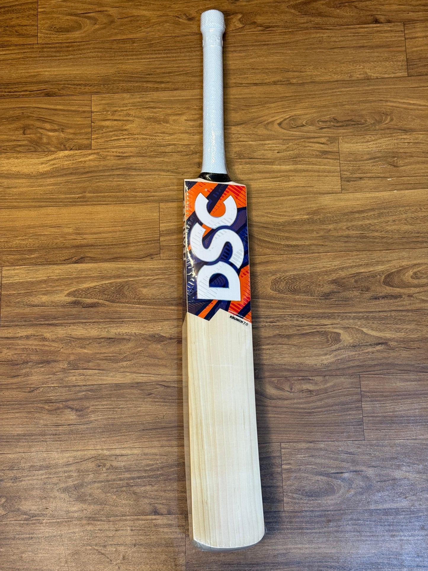 DSC KRUNCH 7.0 ENGLISH WILLOW CRICKET BAT-SH