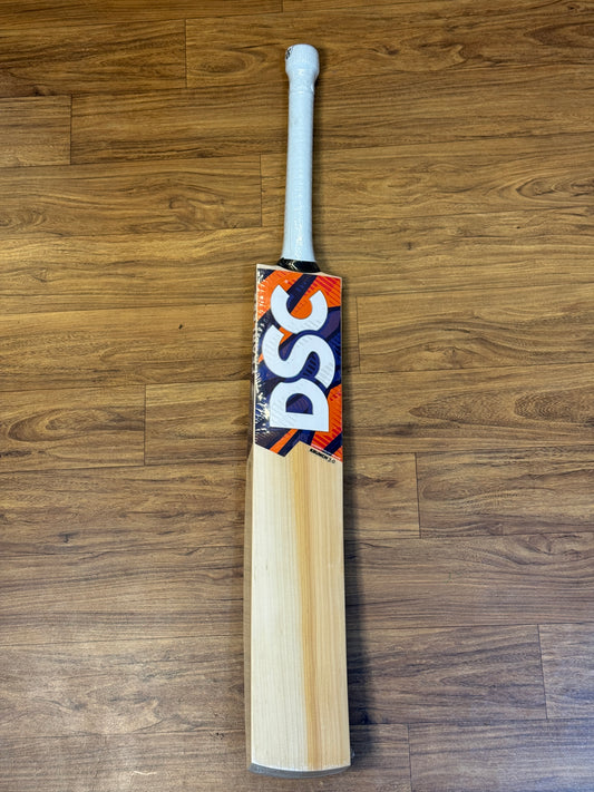 DSC KRUCNH 3.0 ENGLISH WILLOW CRICKET BAT - SH