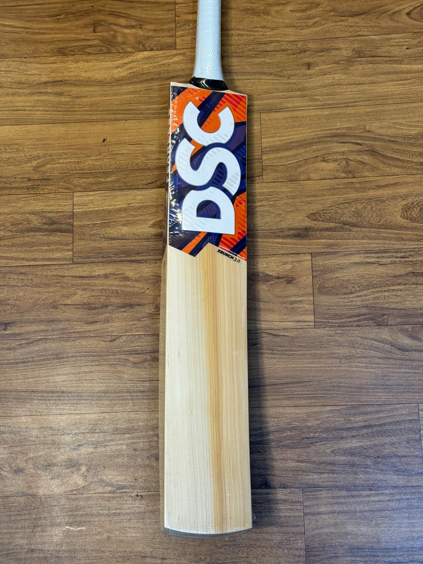 DSC KRUCNH 3.0 ENGLISH WILLOW CRICKET BAT - SH