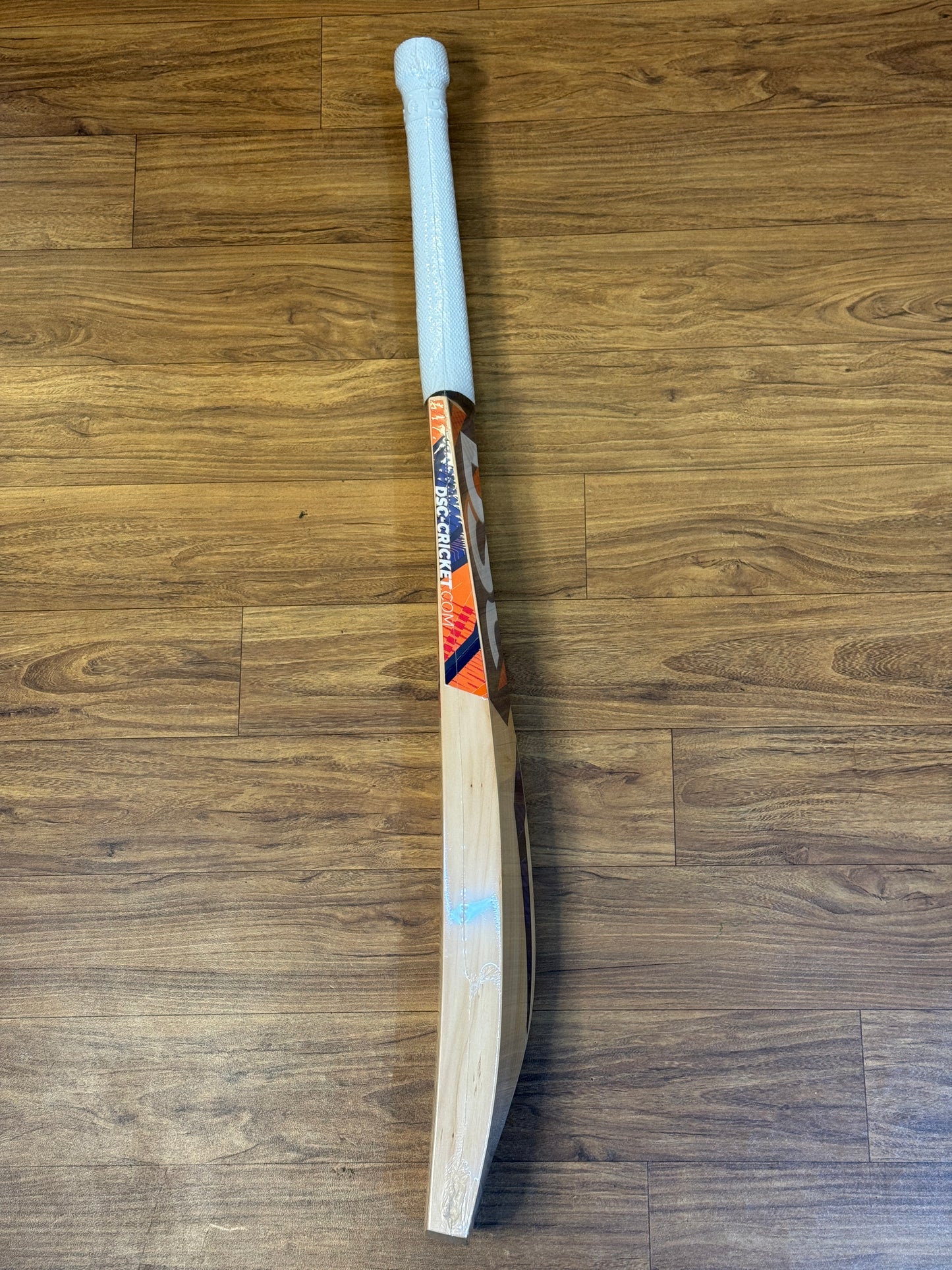 DSC KRUCNH 3.0 ENGLISH WILLOW CRICKET BAT - SH