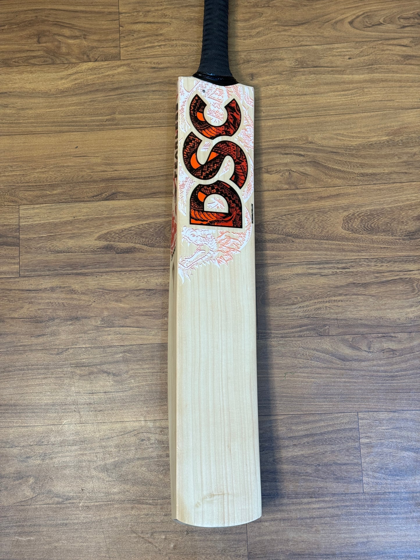 DSC THUMPA 3000 ENGLISH WILLOW CRICKET BAT-SH