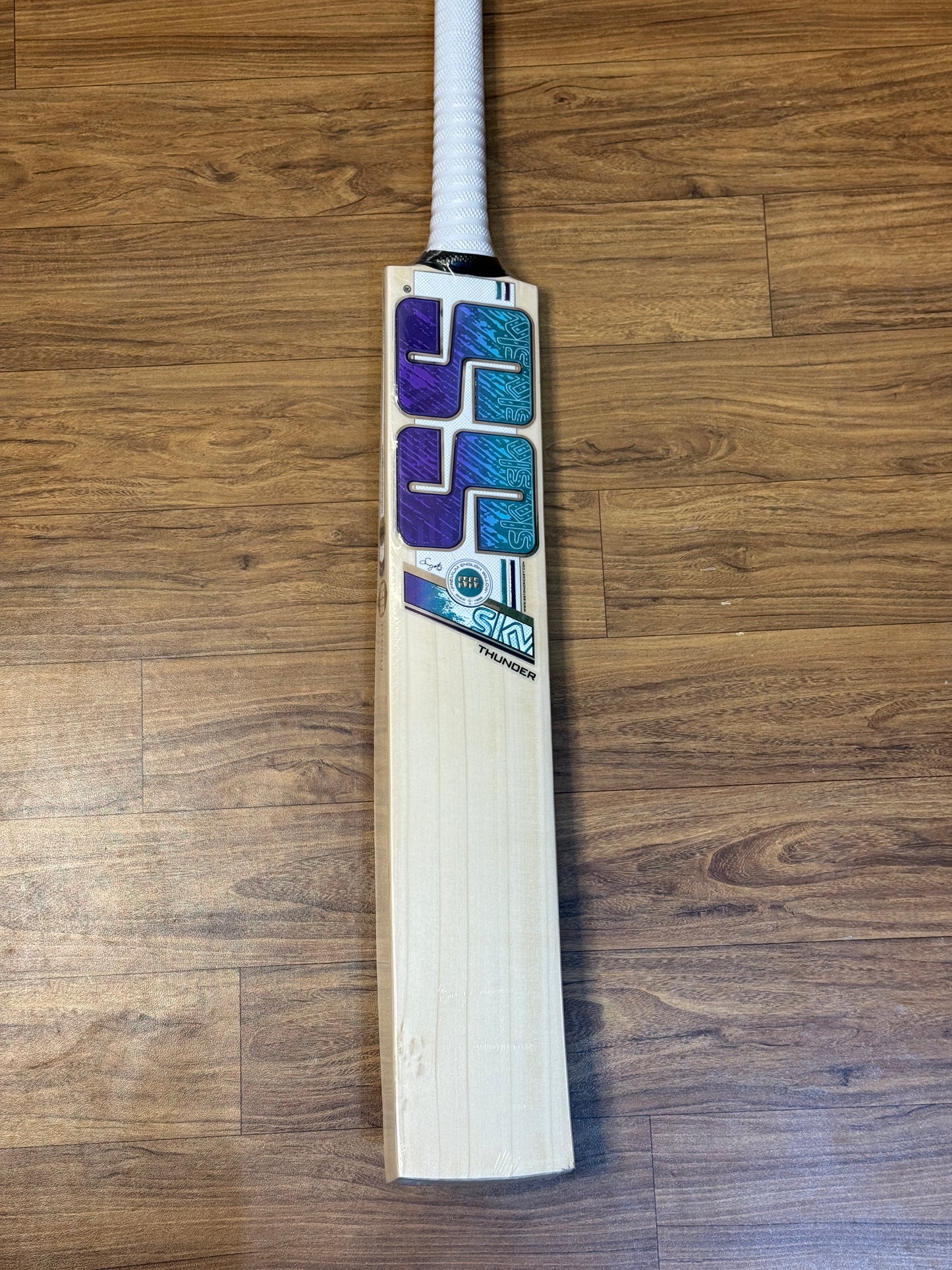 SS SKY THUNDER ENGLISH WILLOW CRICKET BAT-SH