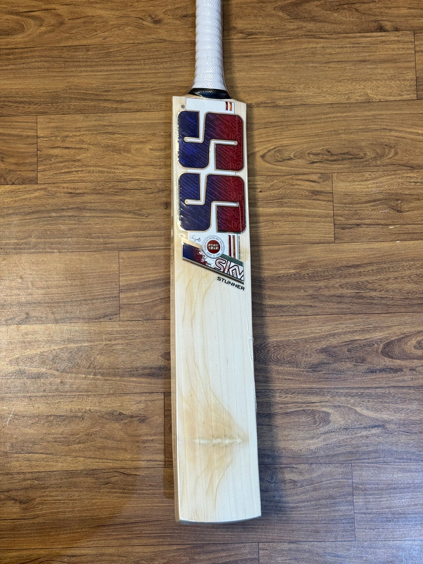 SS SKY STUNNER ENGLISH WILLOW CRICKET BAT - SH