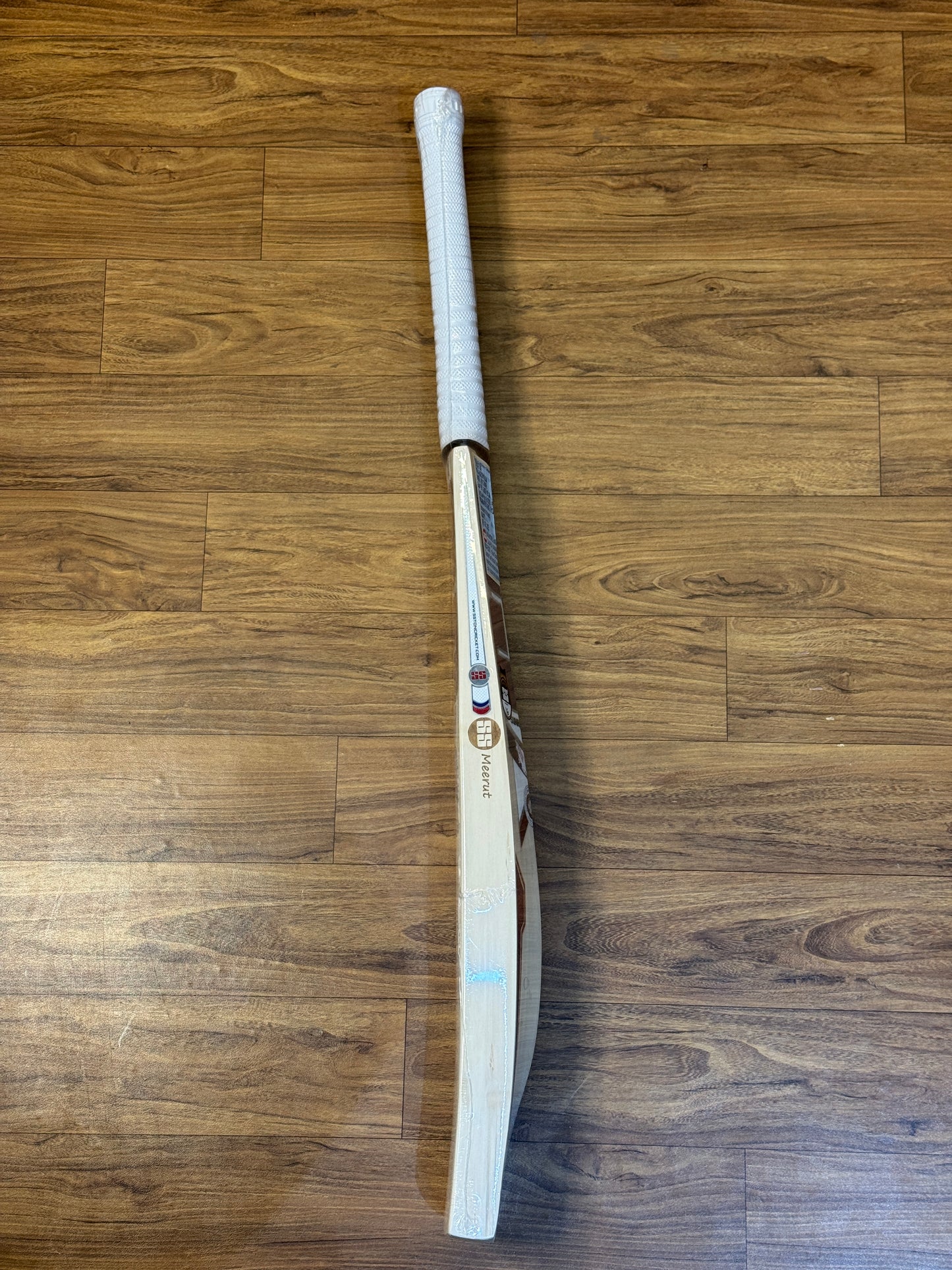 SS SKY STUNNER ENGLISH WILLOW CRICKET BAT - SH