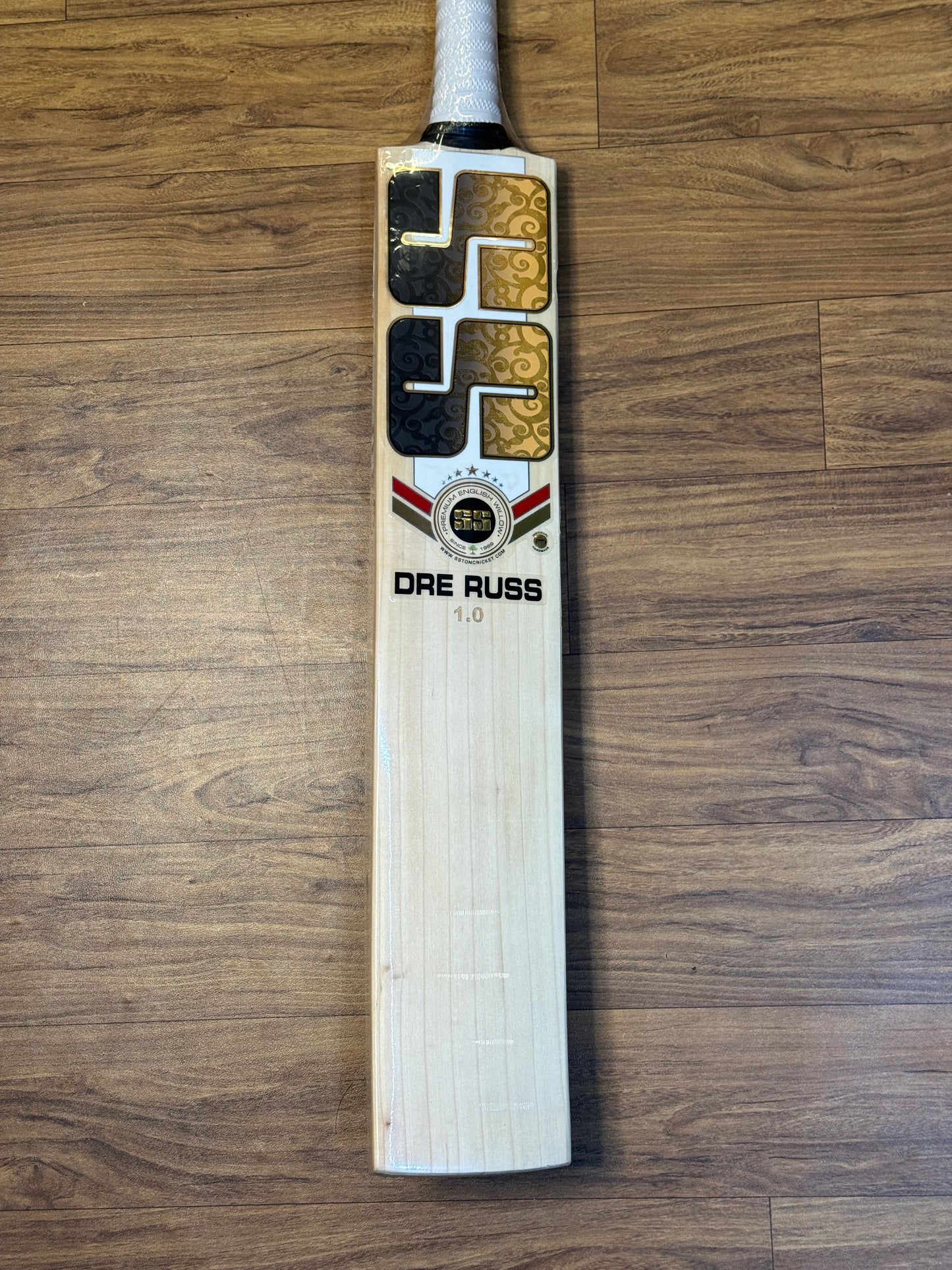 SS DRE RUSS 1.0 ENGLISH WILLOW CRICKET BAT - SH