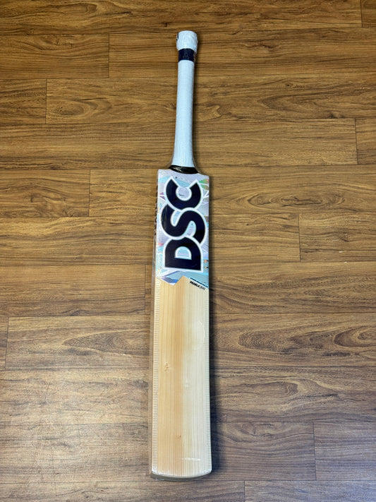DSC PEARLA 300 ENGLISH WILLOW CRICKET BAT - SH