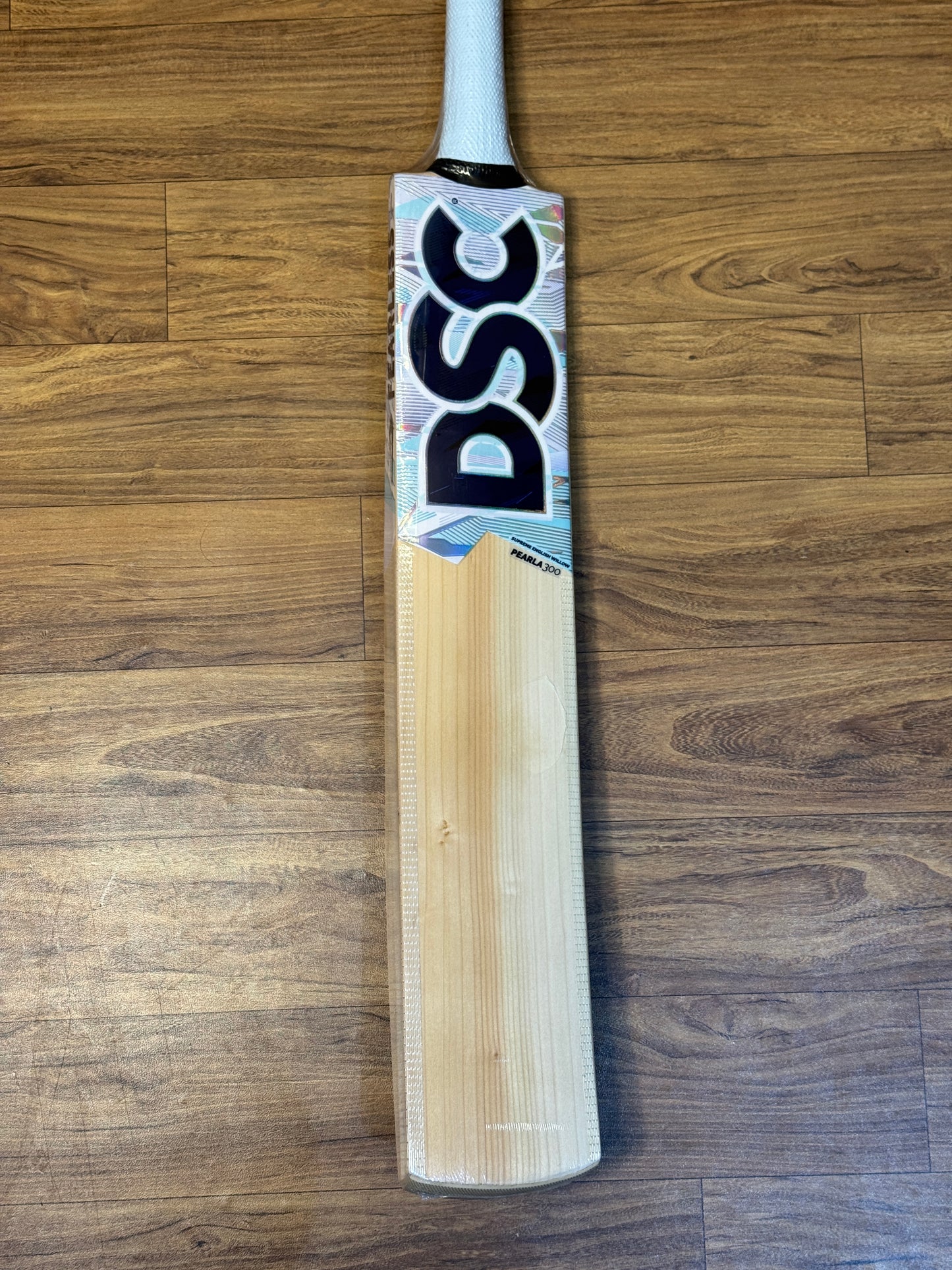 DSC PEARLA 300 ENGLISH WILLOW CRICKET BAT - SH