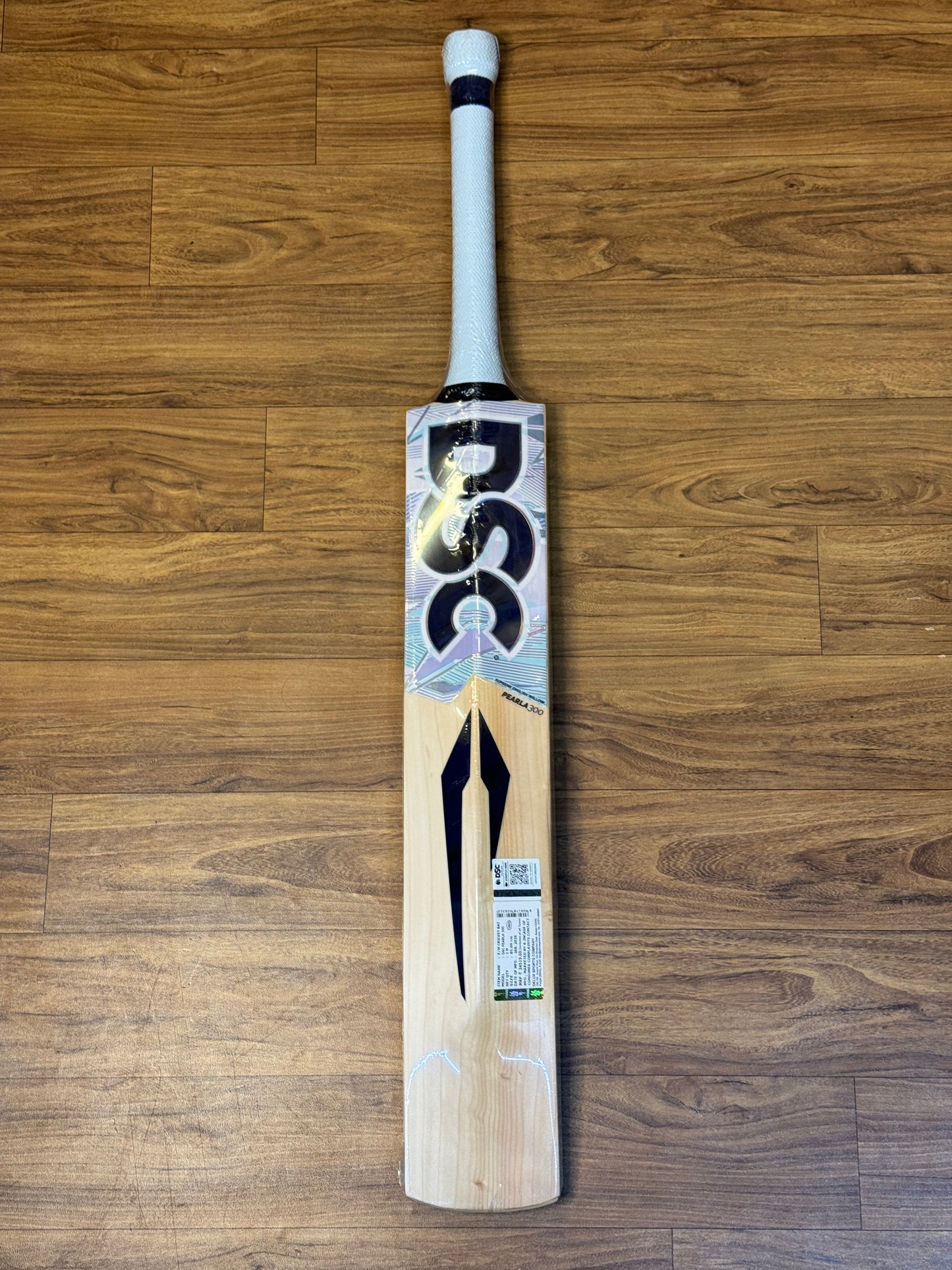 DSC PEARLA 300 ENGLISH WILLOW CRICKET BAT - SH
