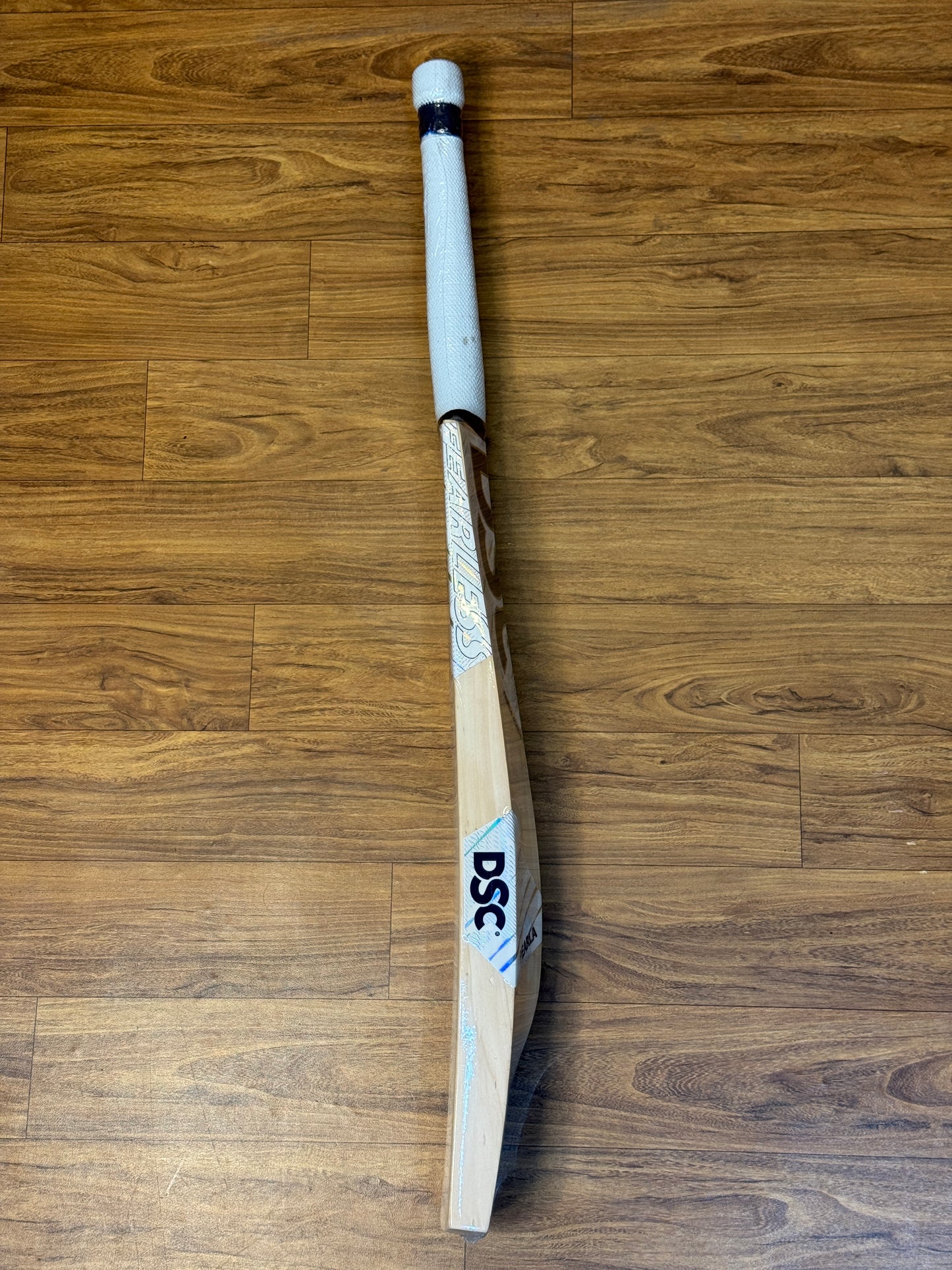 DSC PEARLA WONDA ENGLISH WILLOW CRICKET BAT - SH