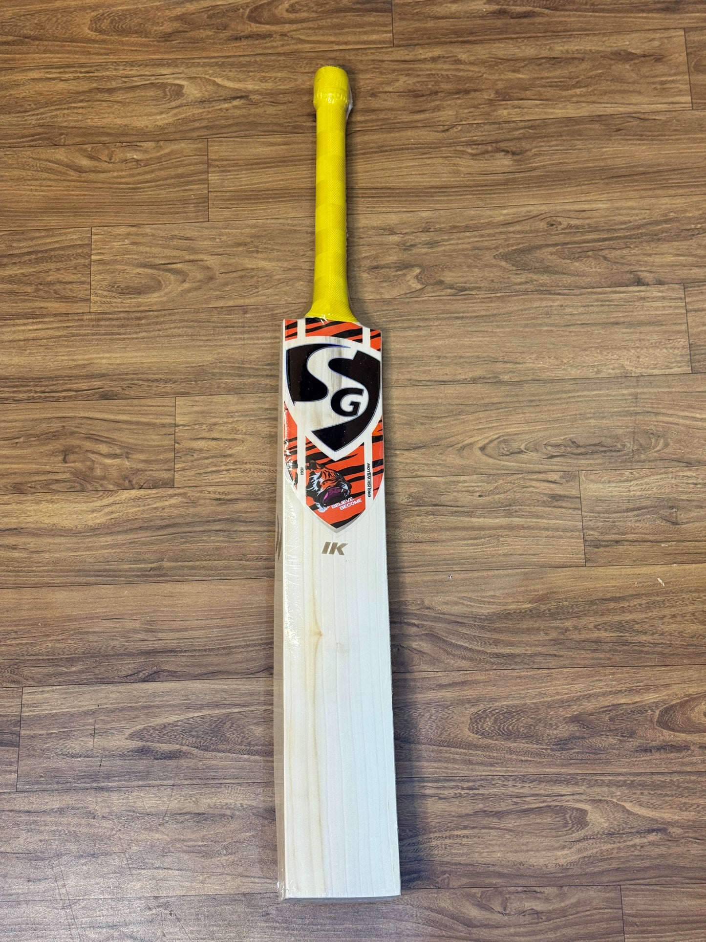 SG IK(ISHAN KISHAN) ENGLISH WILLOW CRICKET BAT-SH