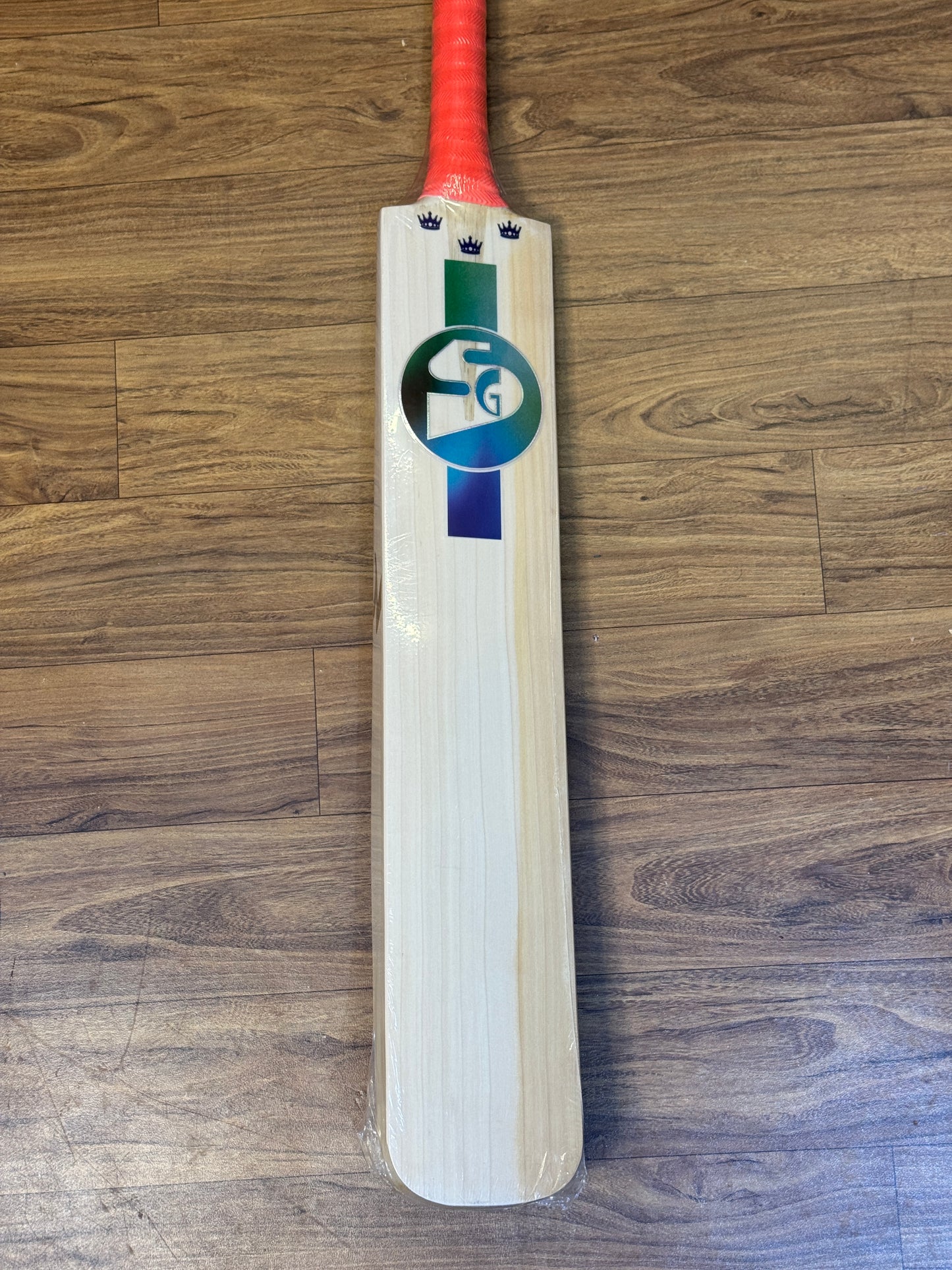 SG TRIPLE CROWN ULTIMATE ENGLISH WILLOW CRICKET BAT-SH