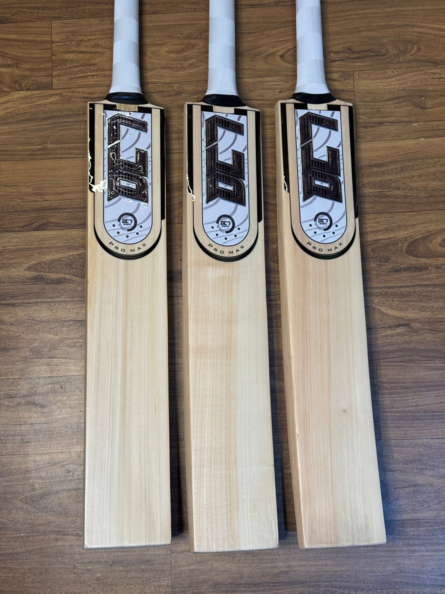 DC7 PRO MAX KASHMIR WILLOW CRICKET BAT-SH
