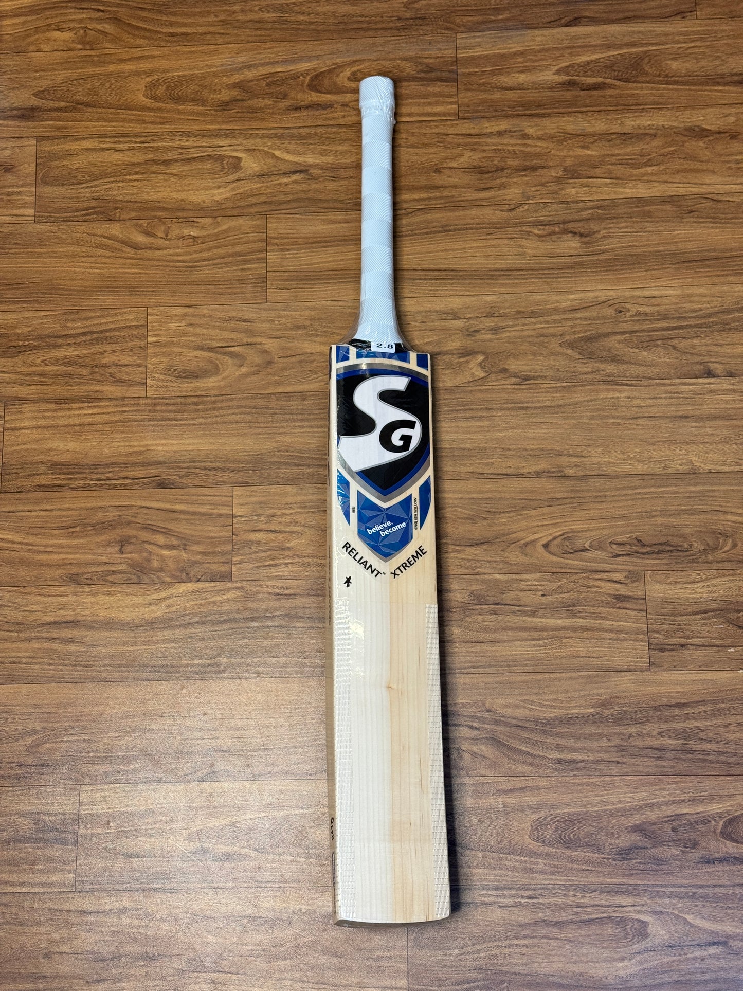SG RELIANT XTREME ENGLISH WILLOW CRICKET BAT - SH