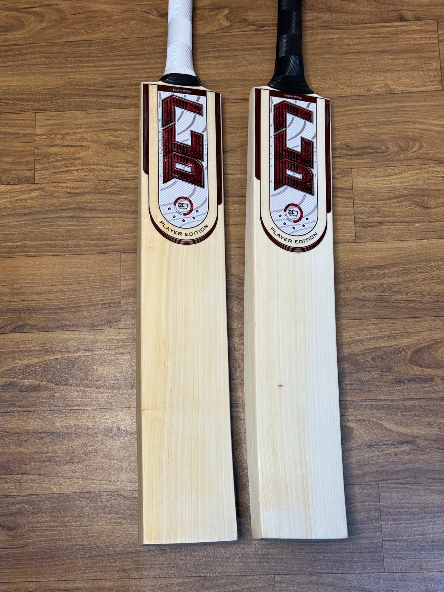 DC7 PLAYER EDITION ENGLISH WILLOW CRICKET BAT