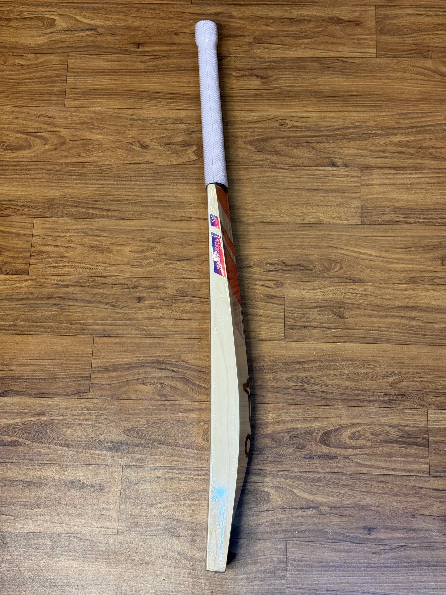 KOOKABURRA AURA PRO 2.0 ENGLISH WILLOW CRICKET BAT - SH