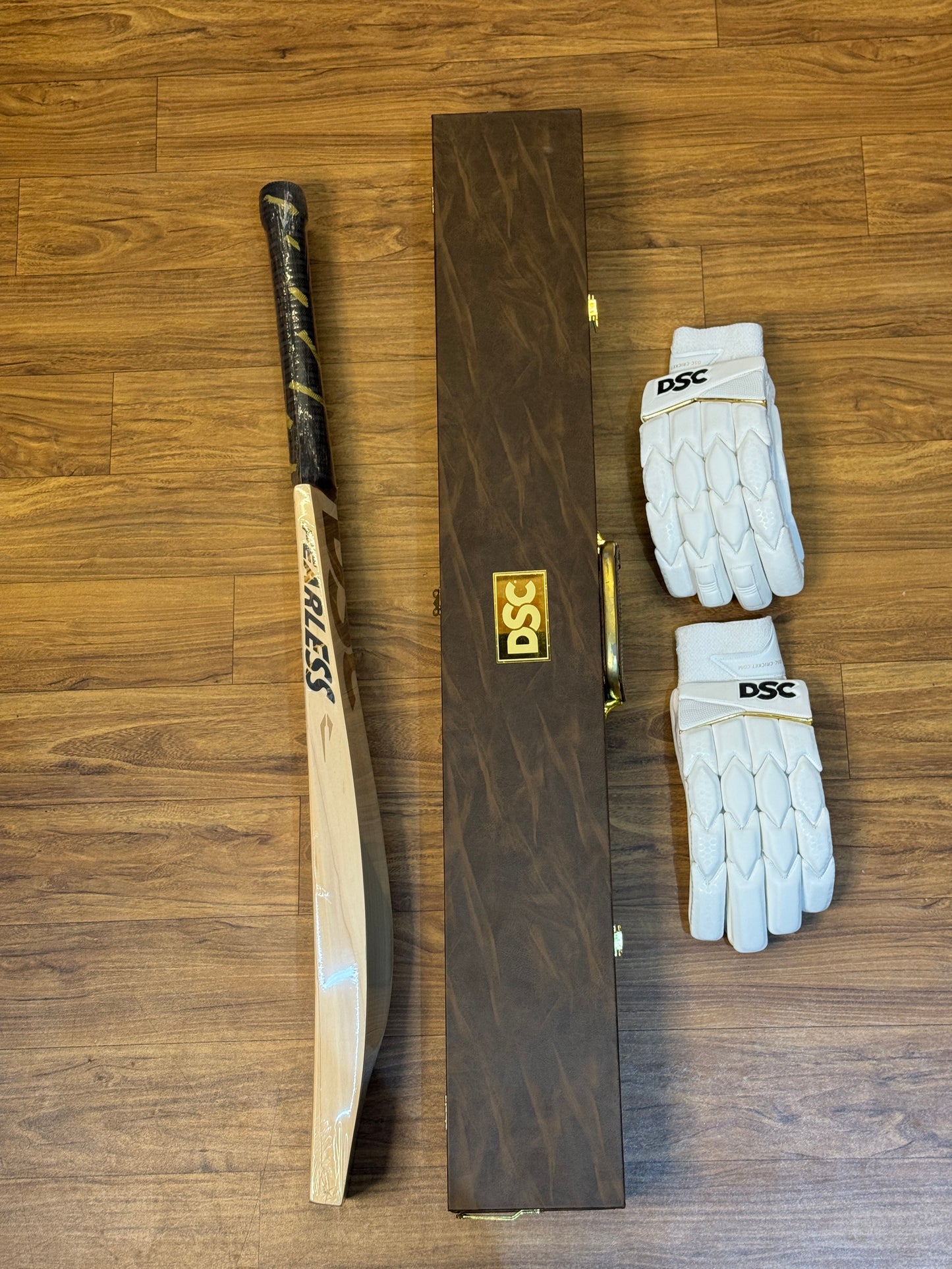DSC SUPERNATURAL ENGLISH WILLOW CRICKET BAT(BLACK MARBLE)-SH