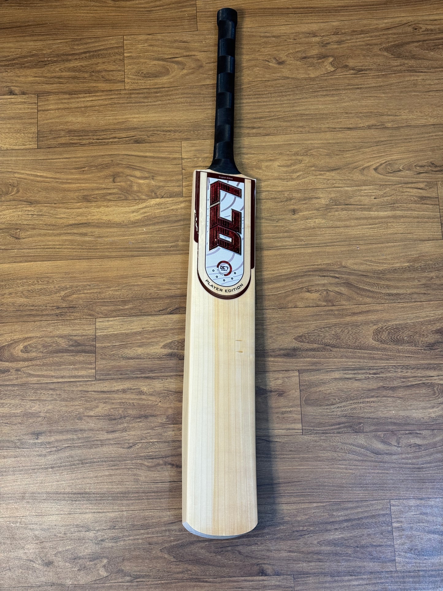 DC7 PLAYER EDITION ENGLISH WILLOW CRICKET BAT - SH ( HARDIK PANDYA PROFILE)