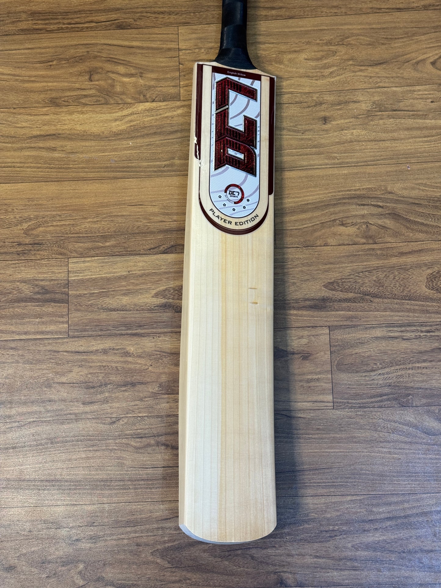DC7 PLAYER EDITION ENGLISH WILLOW CRICKET BAT - SH ( HARDIK PANDYA PROFILE)