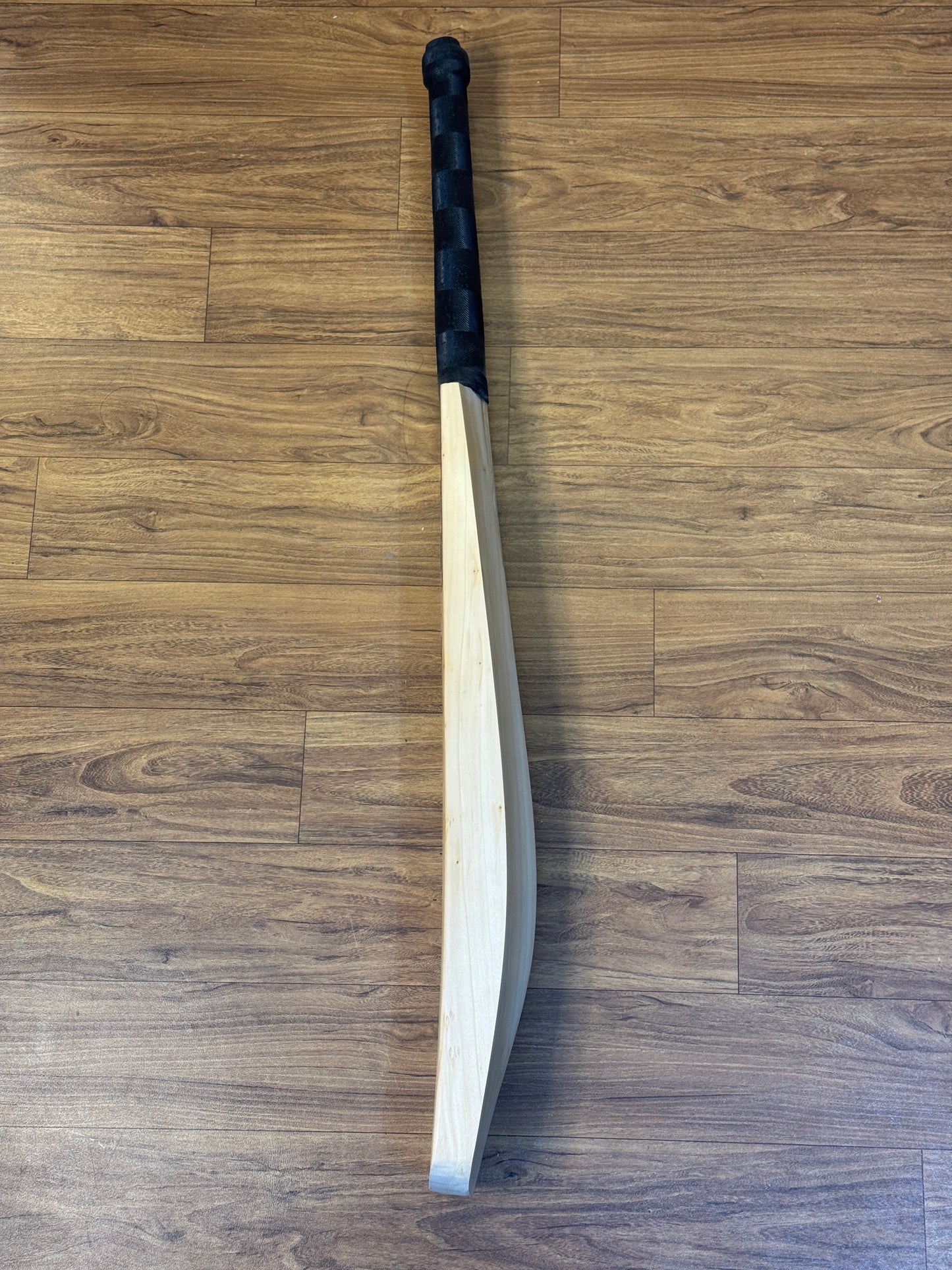DC7 Player Edition English Willow Cricket Bat – SH (Hardik Pandya Profile)