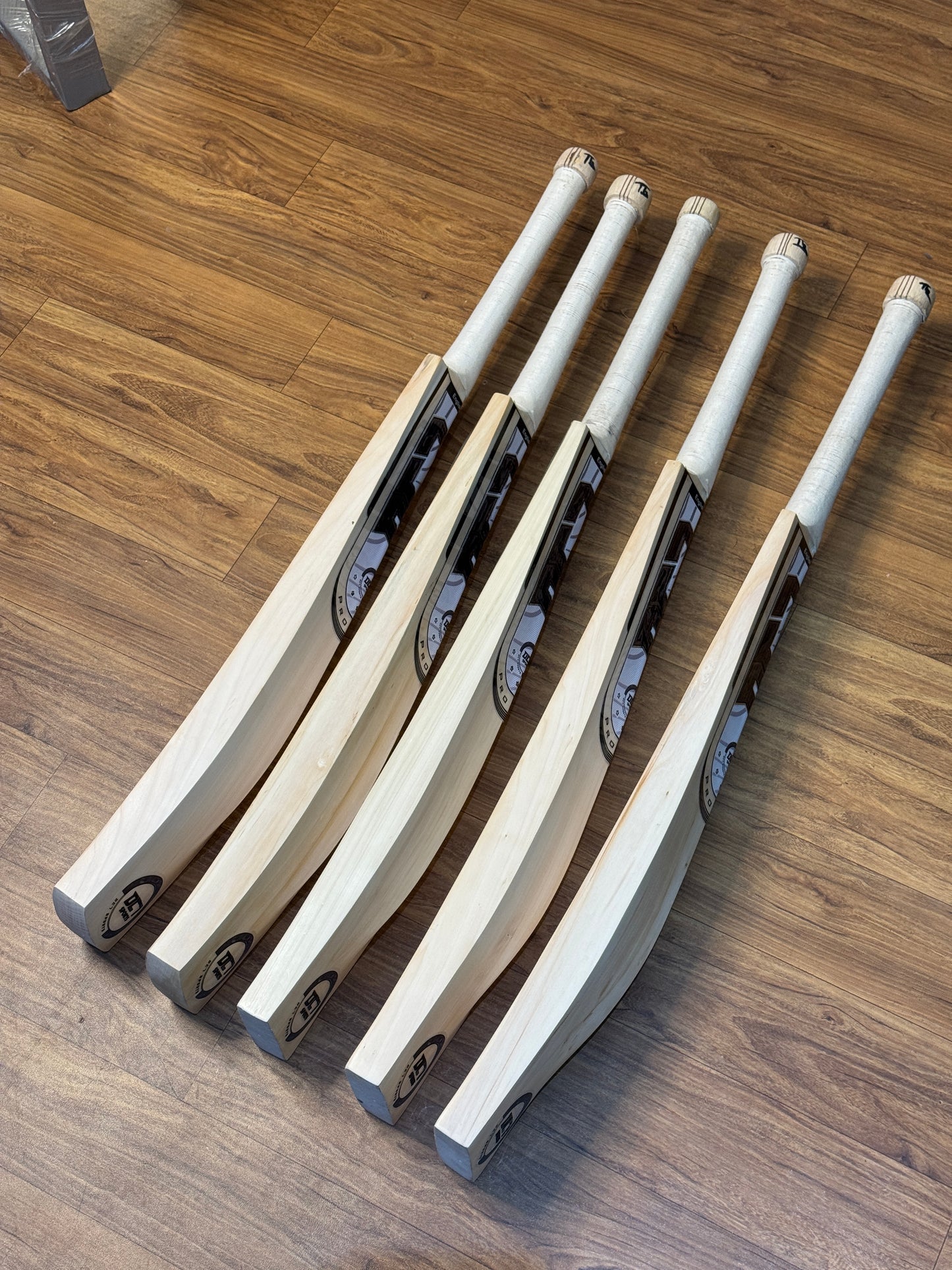 DC7 PRO MAX SERBIAN WILLOW CRICKET BAT-SH