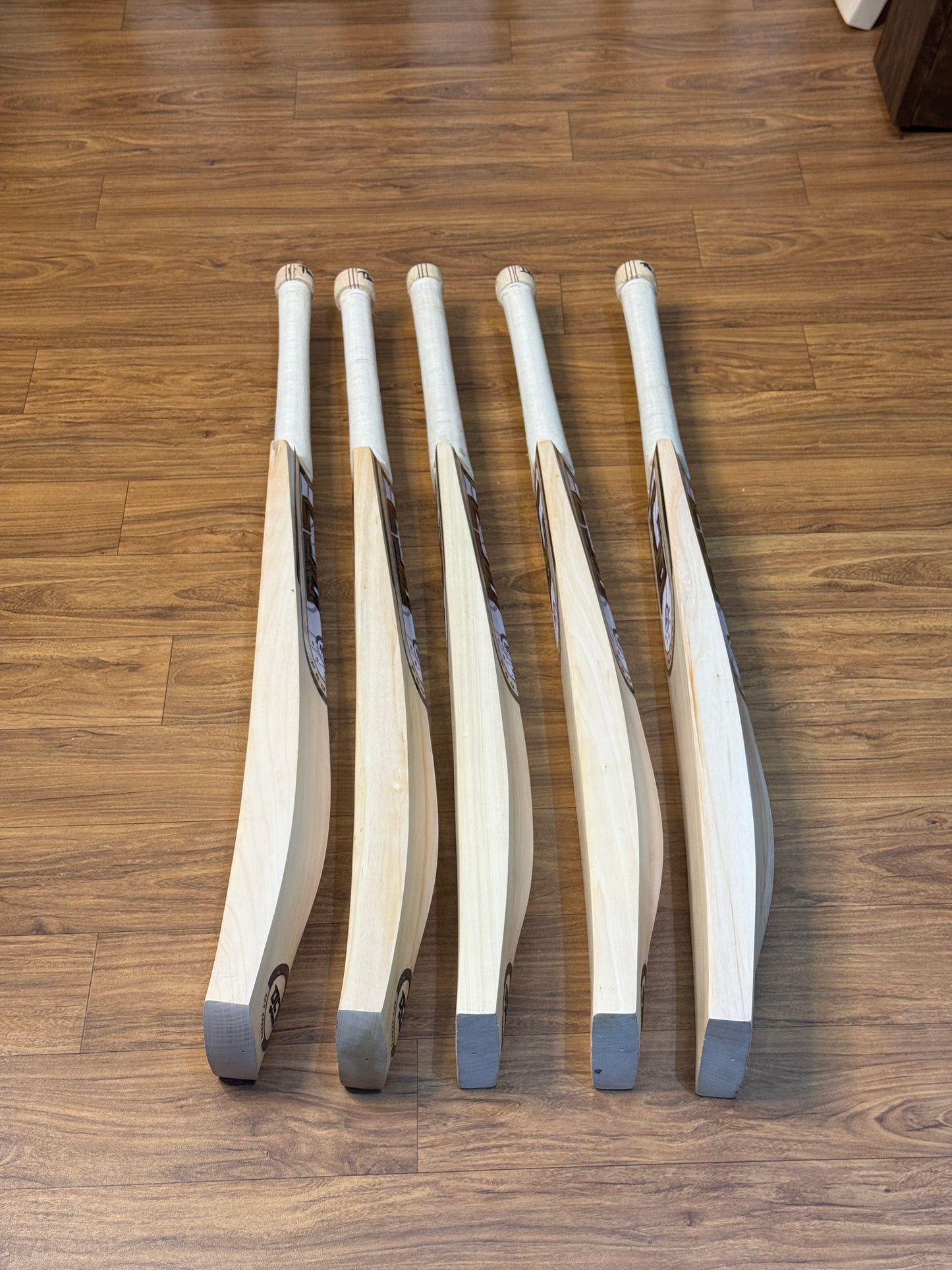 DC7 PRO MAX SERBIAN WILLOW CRICKET BAT-SH