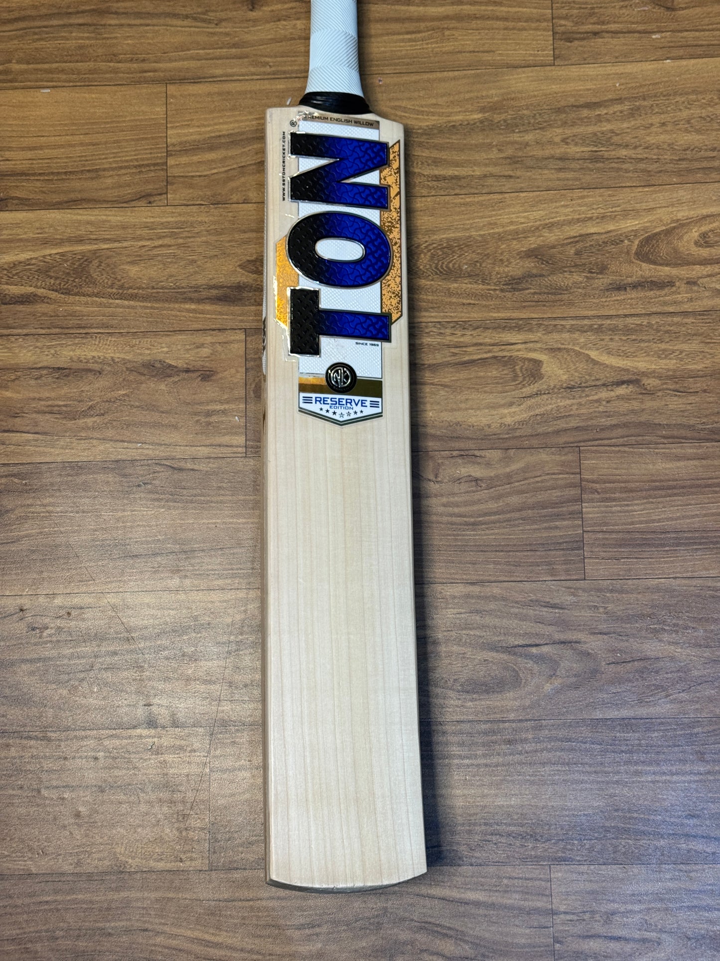 SS RESERVE EDITION ENGLISH WILLOW CRICKET BAT - SH