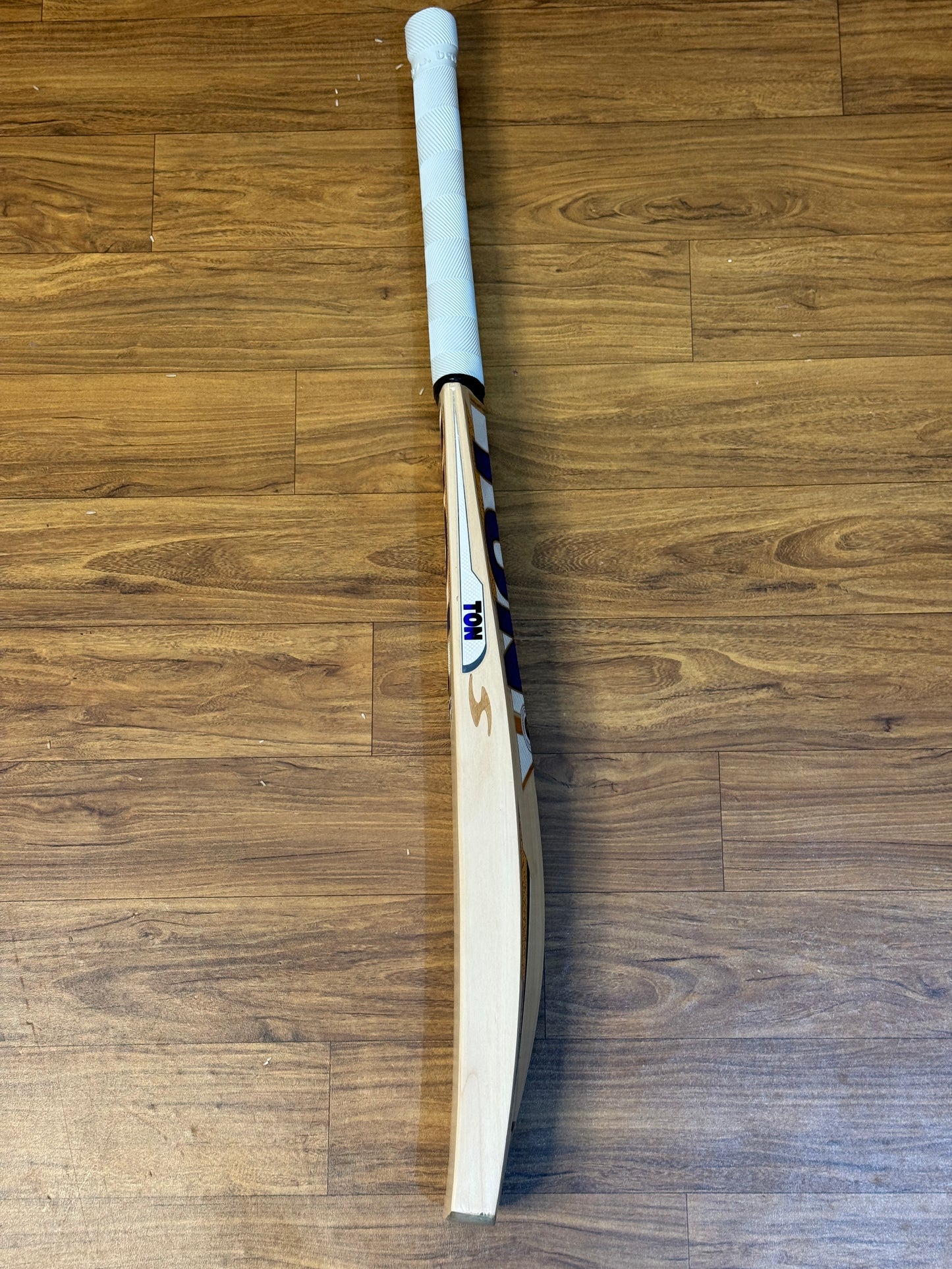 SS RESERVE EDITION ENGLISH WILLOW CRICKET BAT - SH