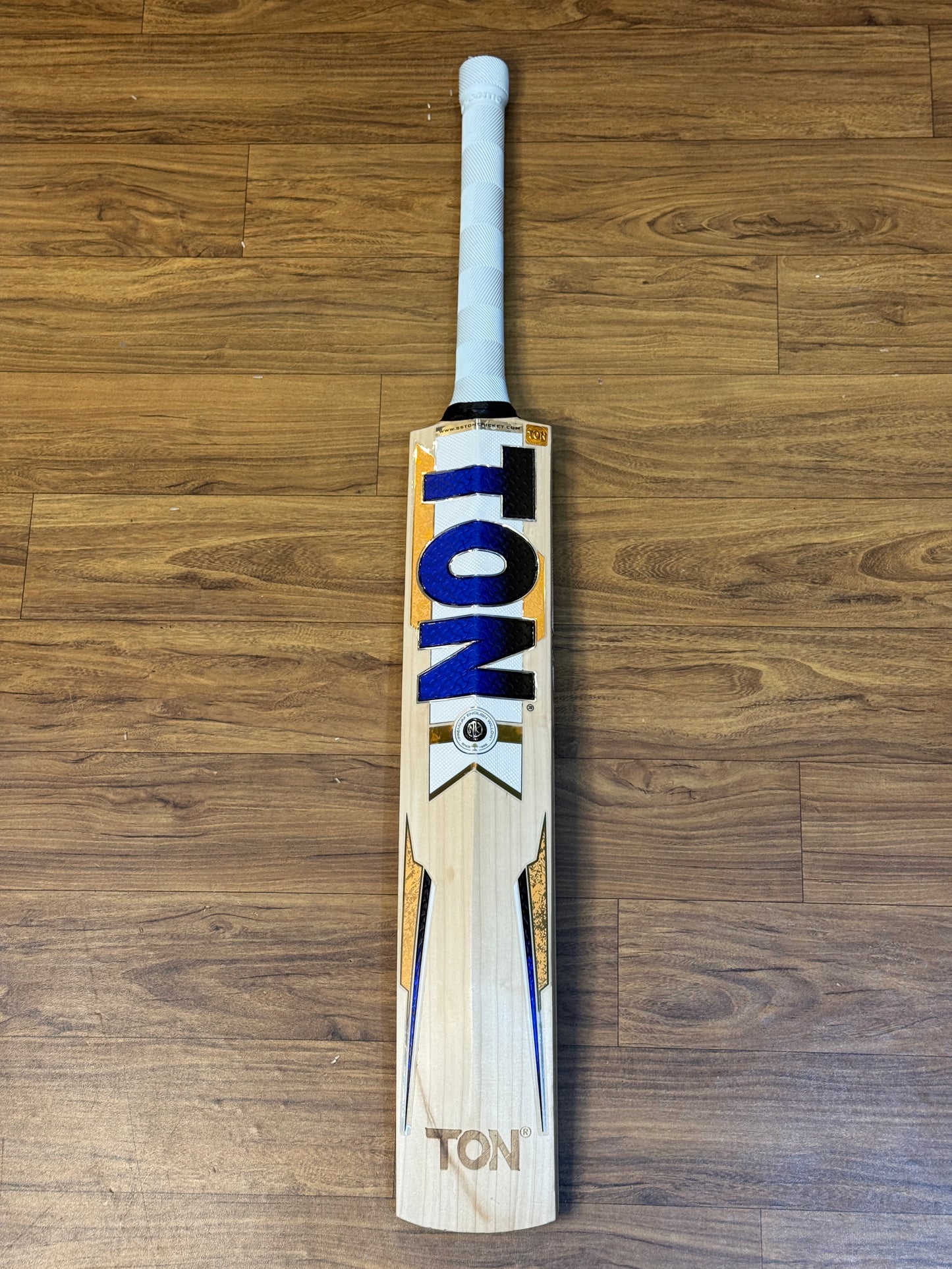 SS RESERVE EDITION ENGLISH WILLOW CRICKET BAT - SH