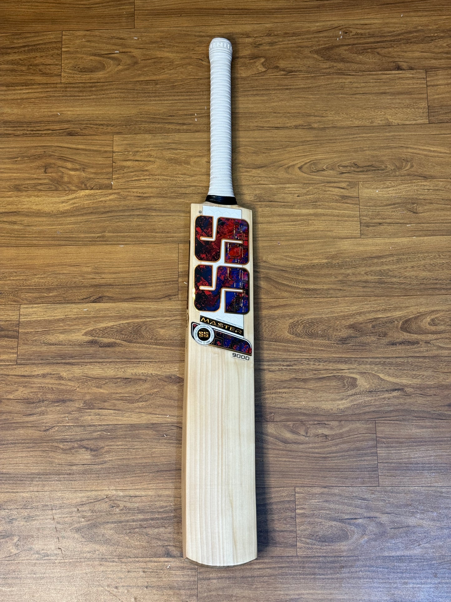 SS MASTER 9000 ENGLISH WILLOW CRICKET BAT-SH