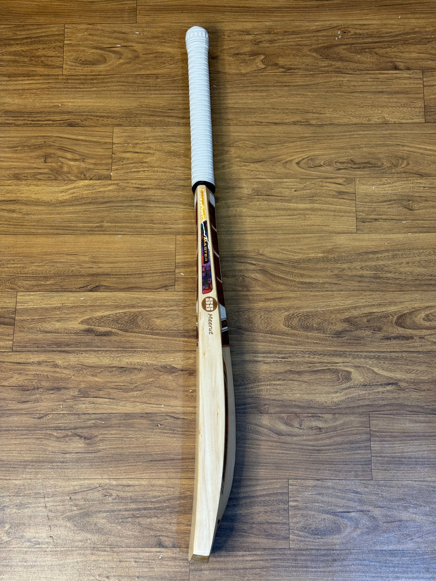 SS MASTER 9000 ENGLISH WILLOW CRICKET BAT-SH