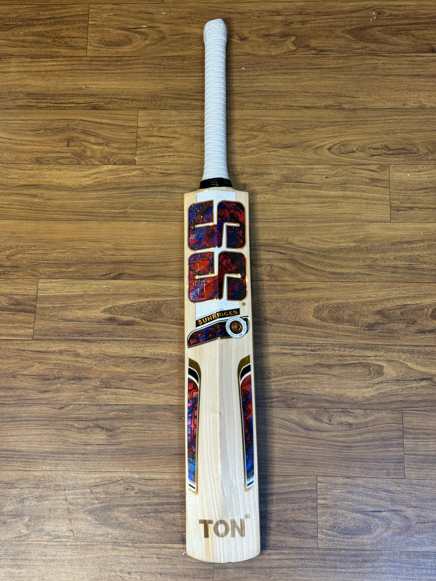 SS MASTER 9000 ENGLISH WILLOW CRICKET BAT-SH