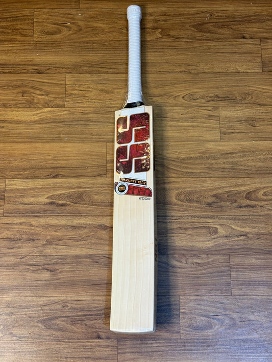 SS MASTER 2000 ENGLISH WILLLOW CRICKET BAT-SH