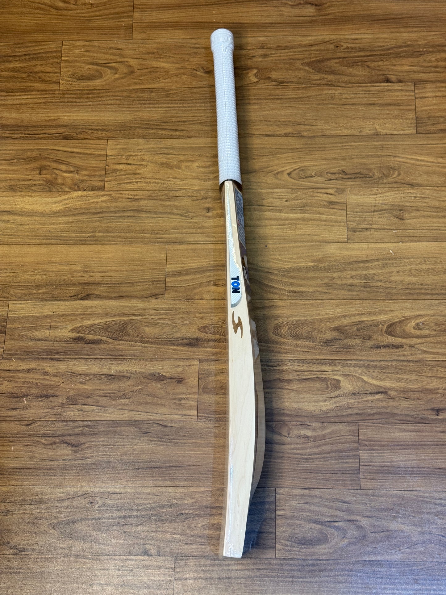 SS TON PLAYER EDITION ENGLISH WILLOW CRICKET BAT-SH