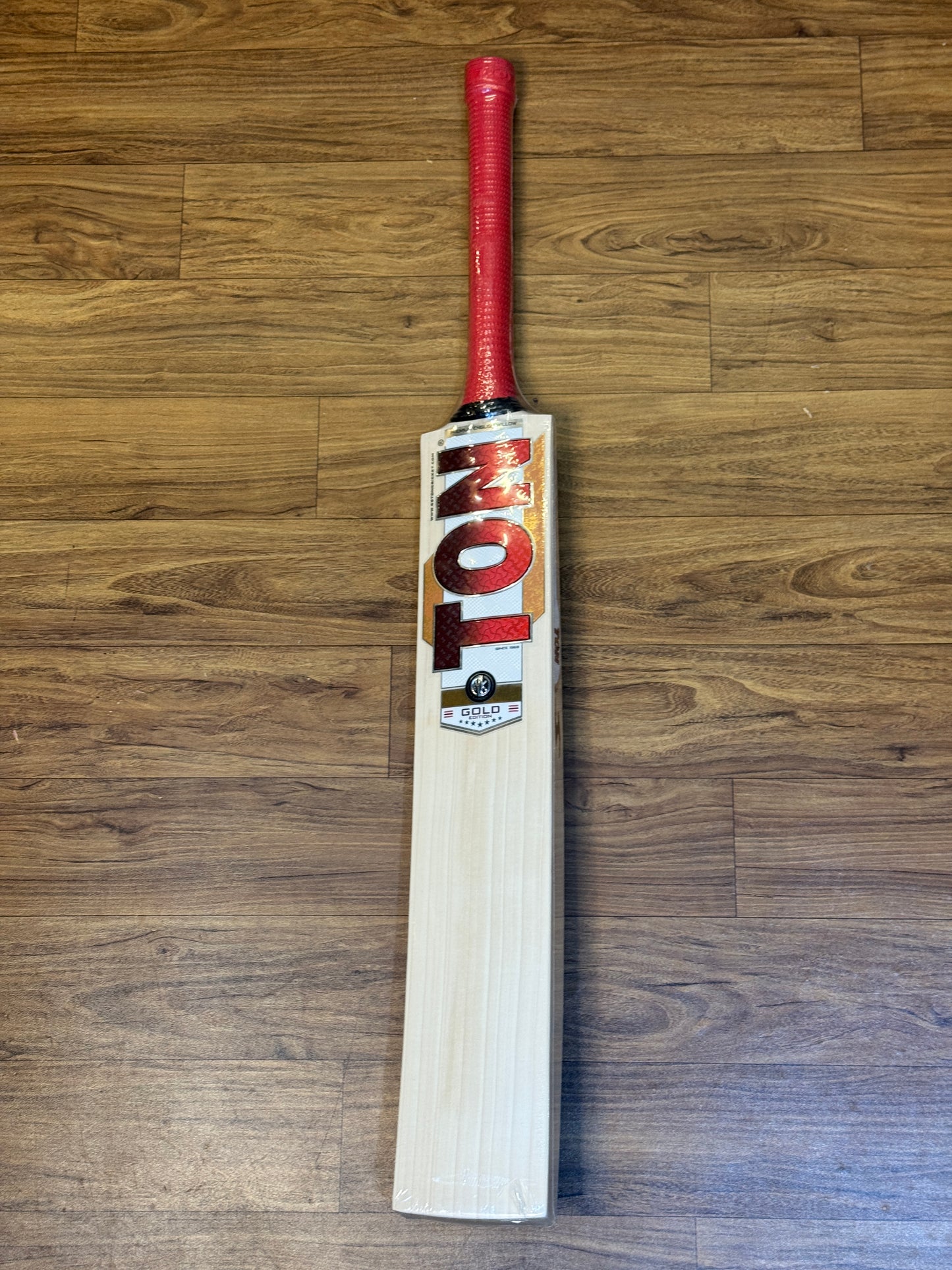 SS TON GOLD EDITION ENGLISH WILLOW CRICKET BAT-SH